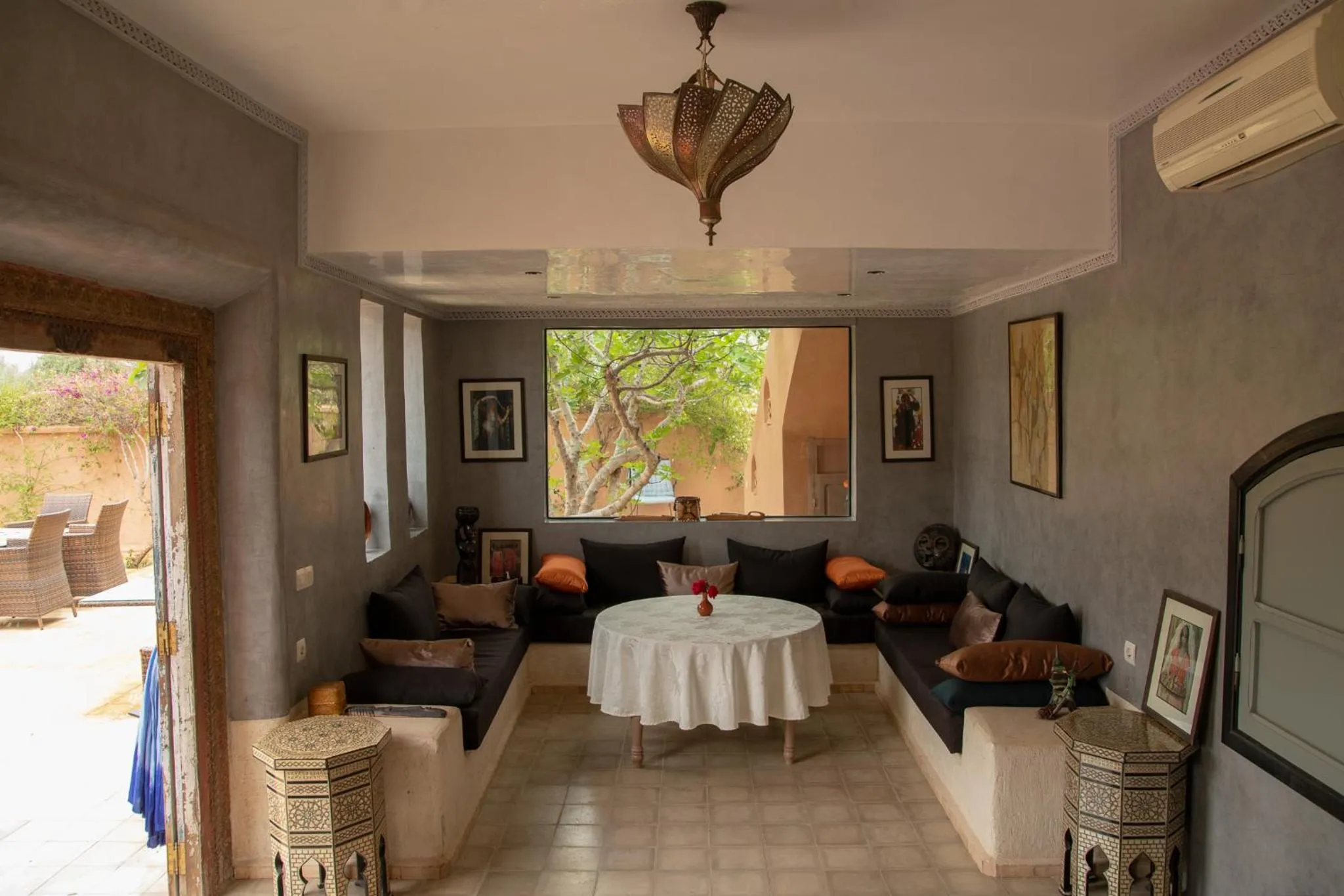 Restaurant/places to eat in SOBOL Le Chant des Oliviers