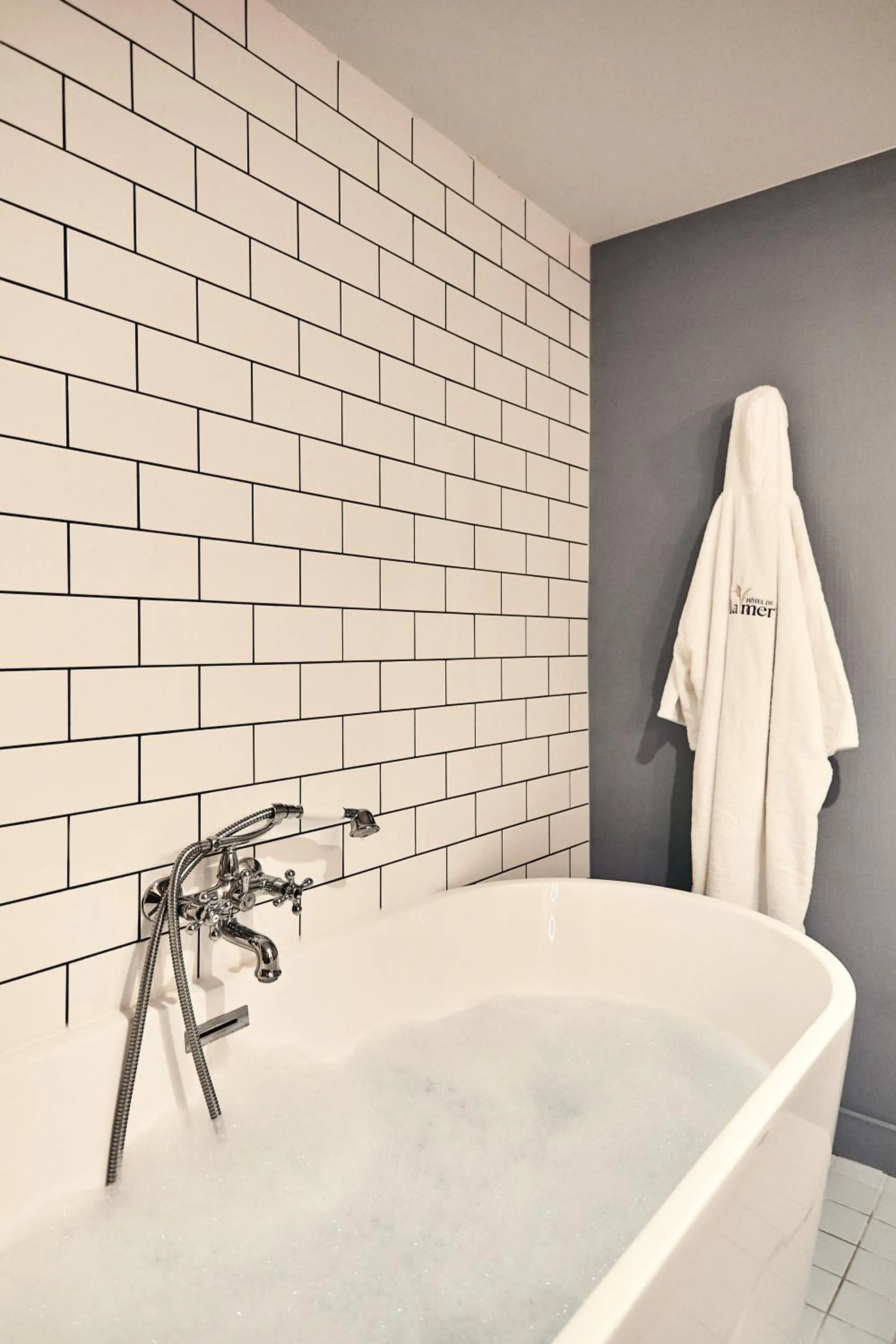 Bathroom in Hôtel de la Mer & Spa