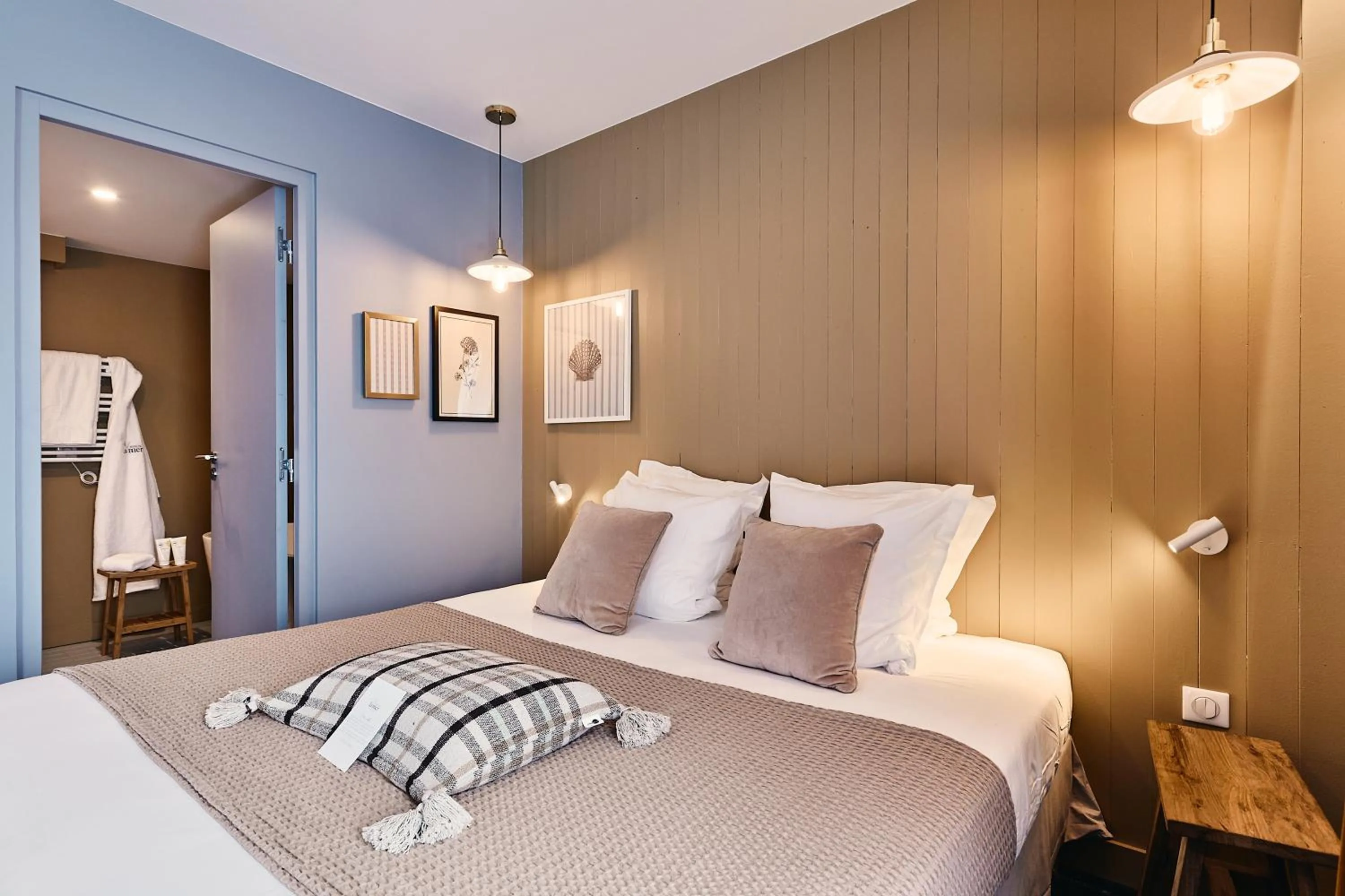 Bed in Hôtel de la Mer & Spa