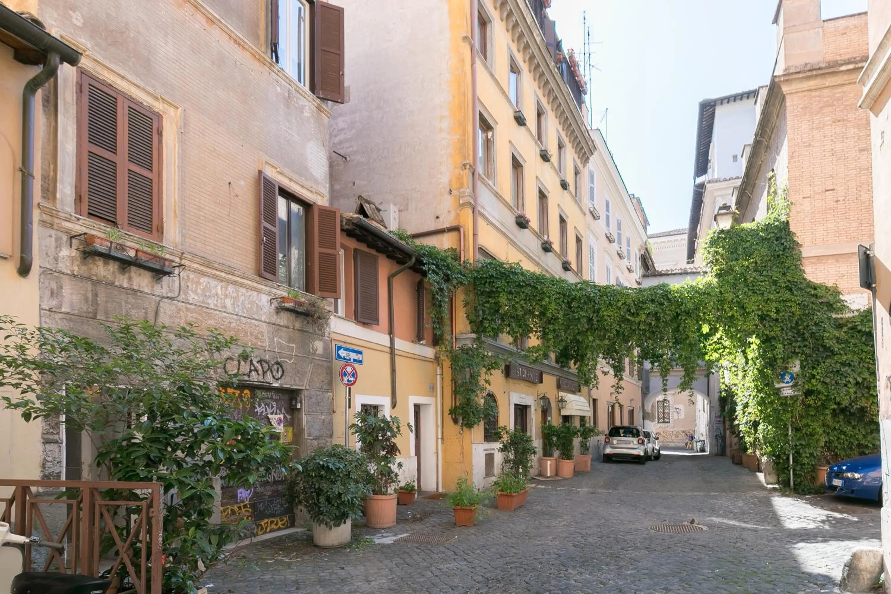 Neighbourhood in Xystum