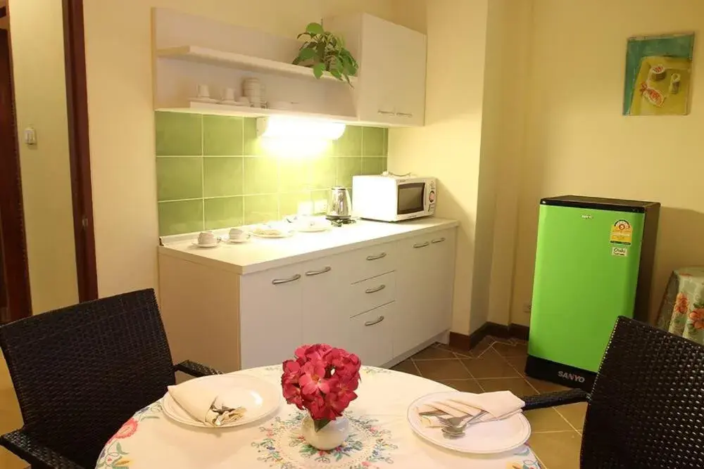 Kitchen or kitchenette, Kitchen/Kitchenette in Natural Park Resort