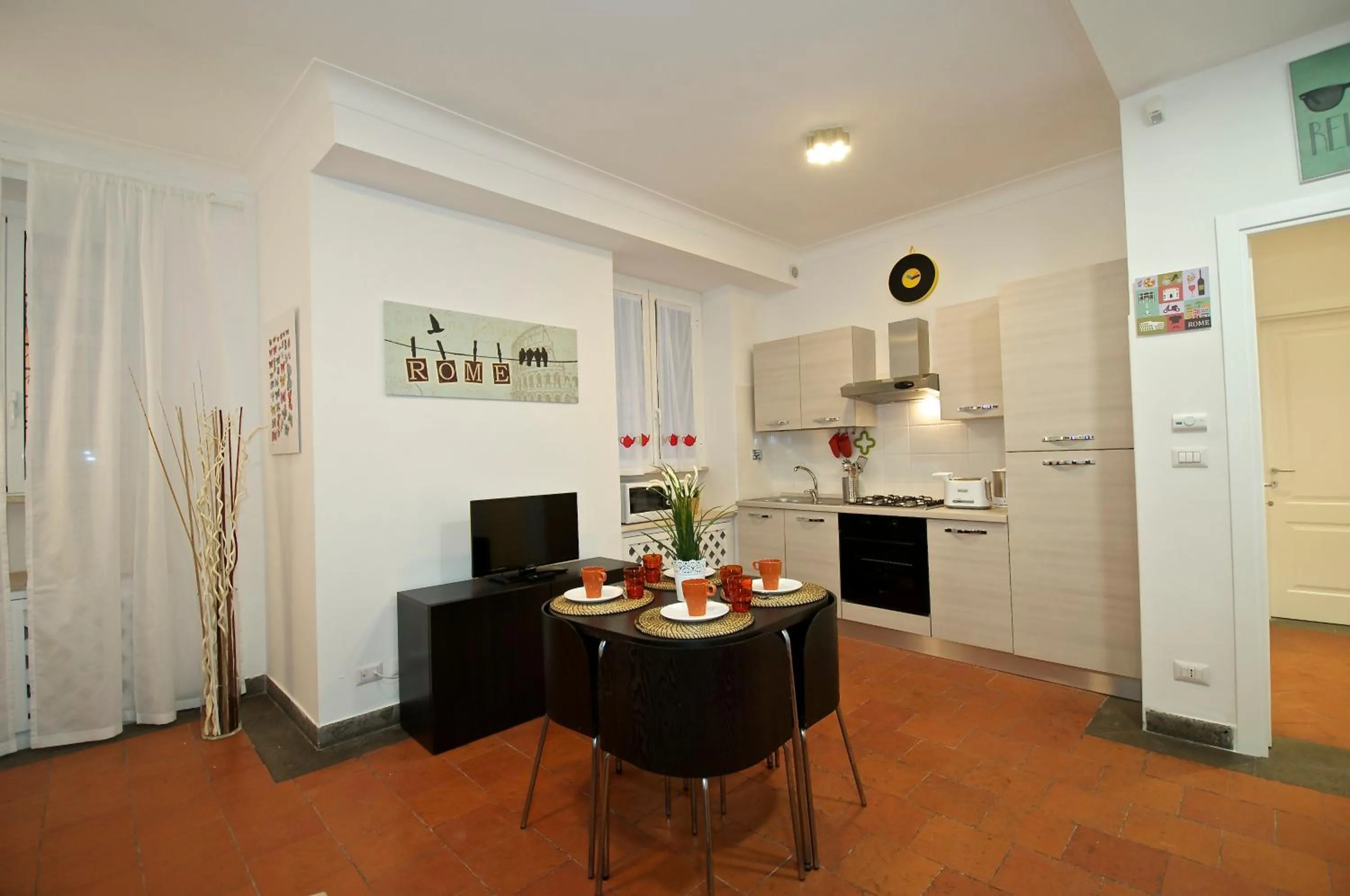 Dining area in Flaminio Butterfly House