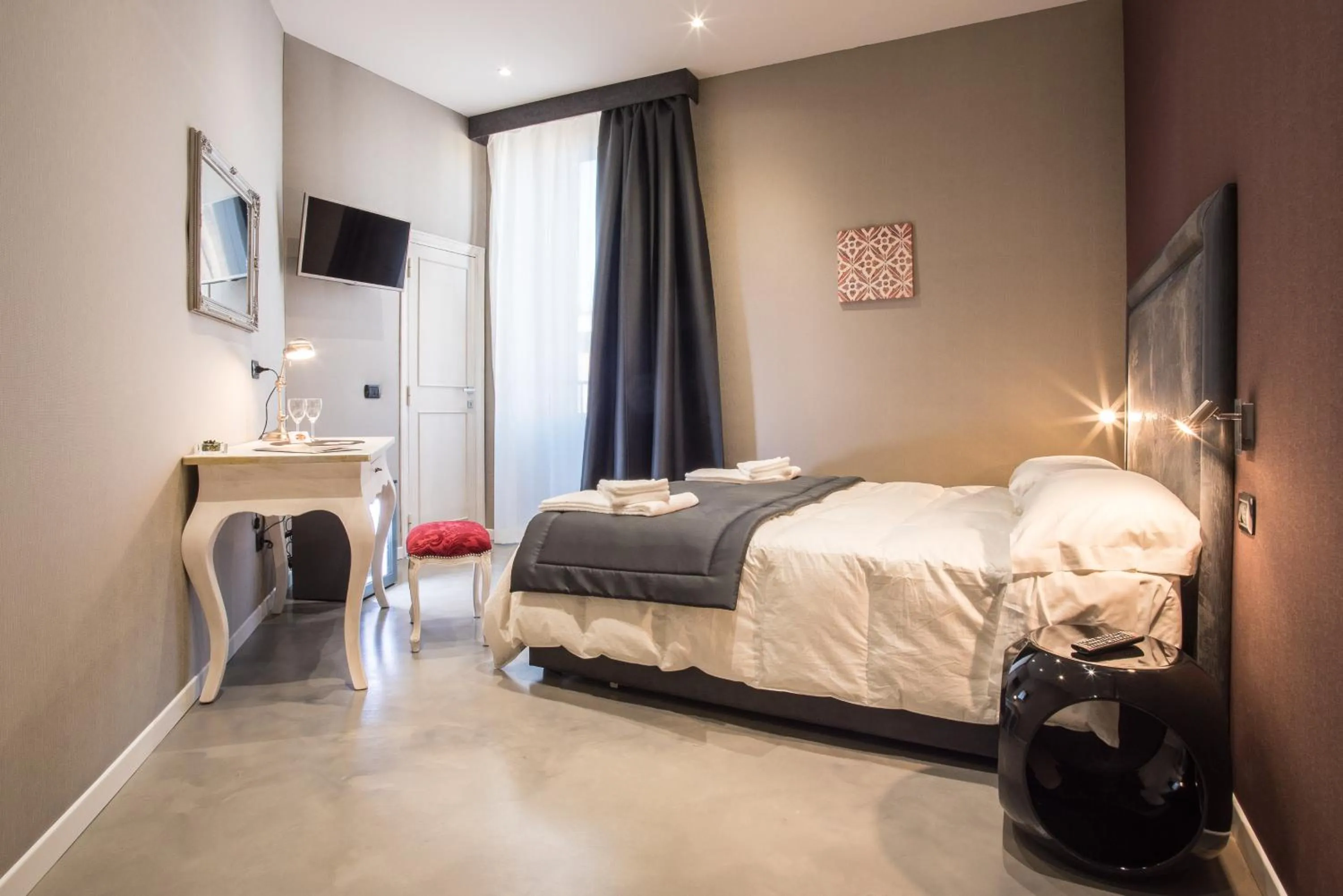 Photo of the whole room, Bed in Roma 2B