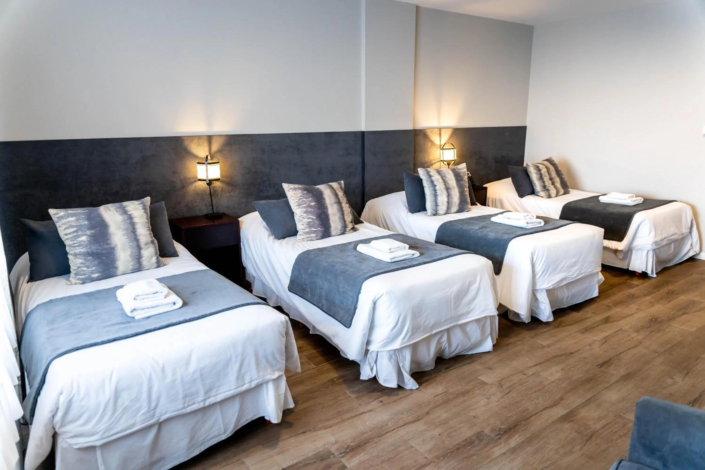 Photo of the whole room, Bed in O2 Hotel Mar del Plata