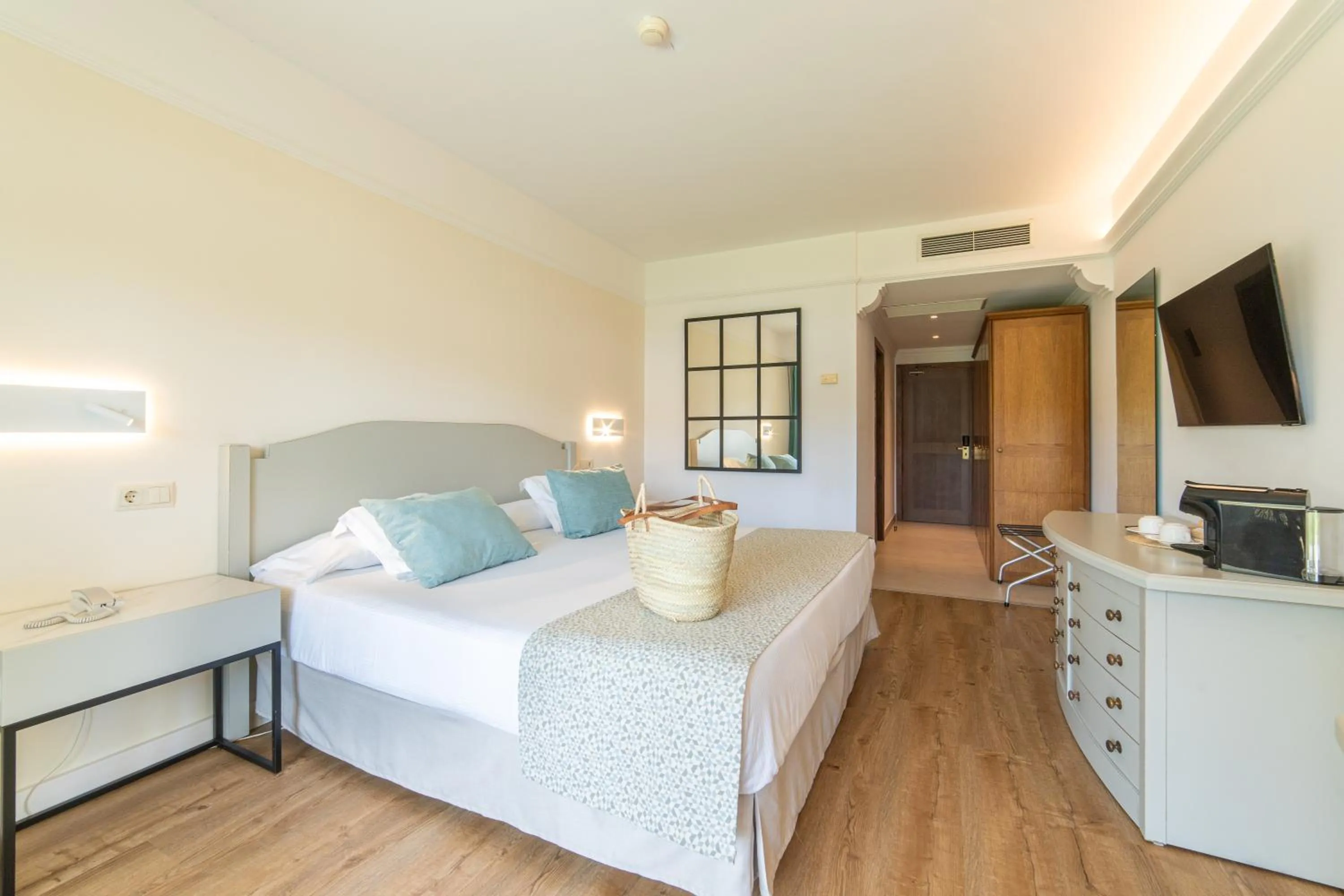 Bed in CM Mallorca Palace - Only Adults