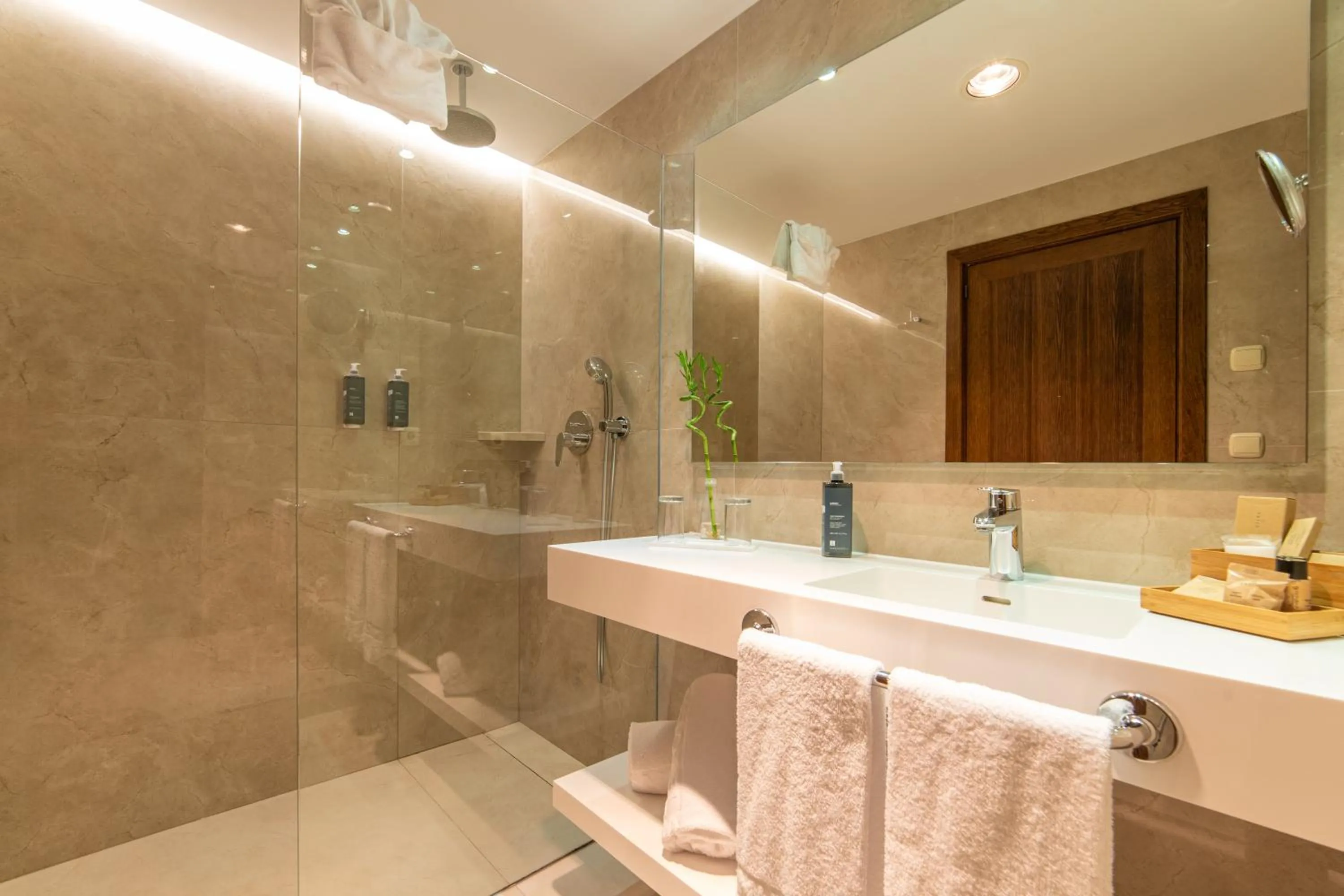 Shower in CM Mallorca Palace - Only Adults