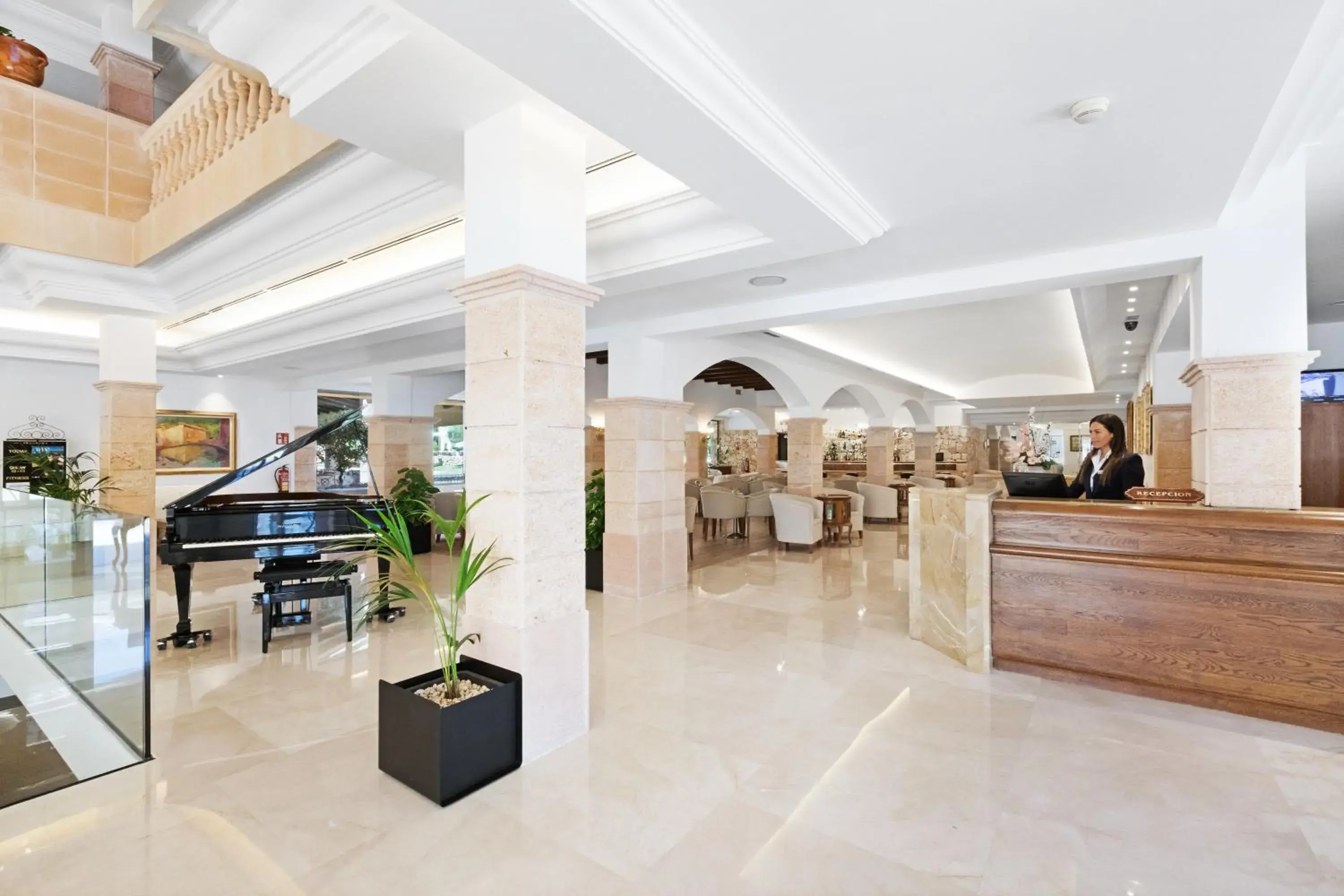 Lobby or reception in CM Mallorca Palace - Only Adults Lobby or reception in CM Mallorca Palace - Only Adults