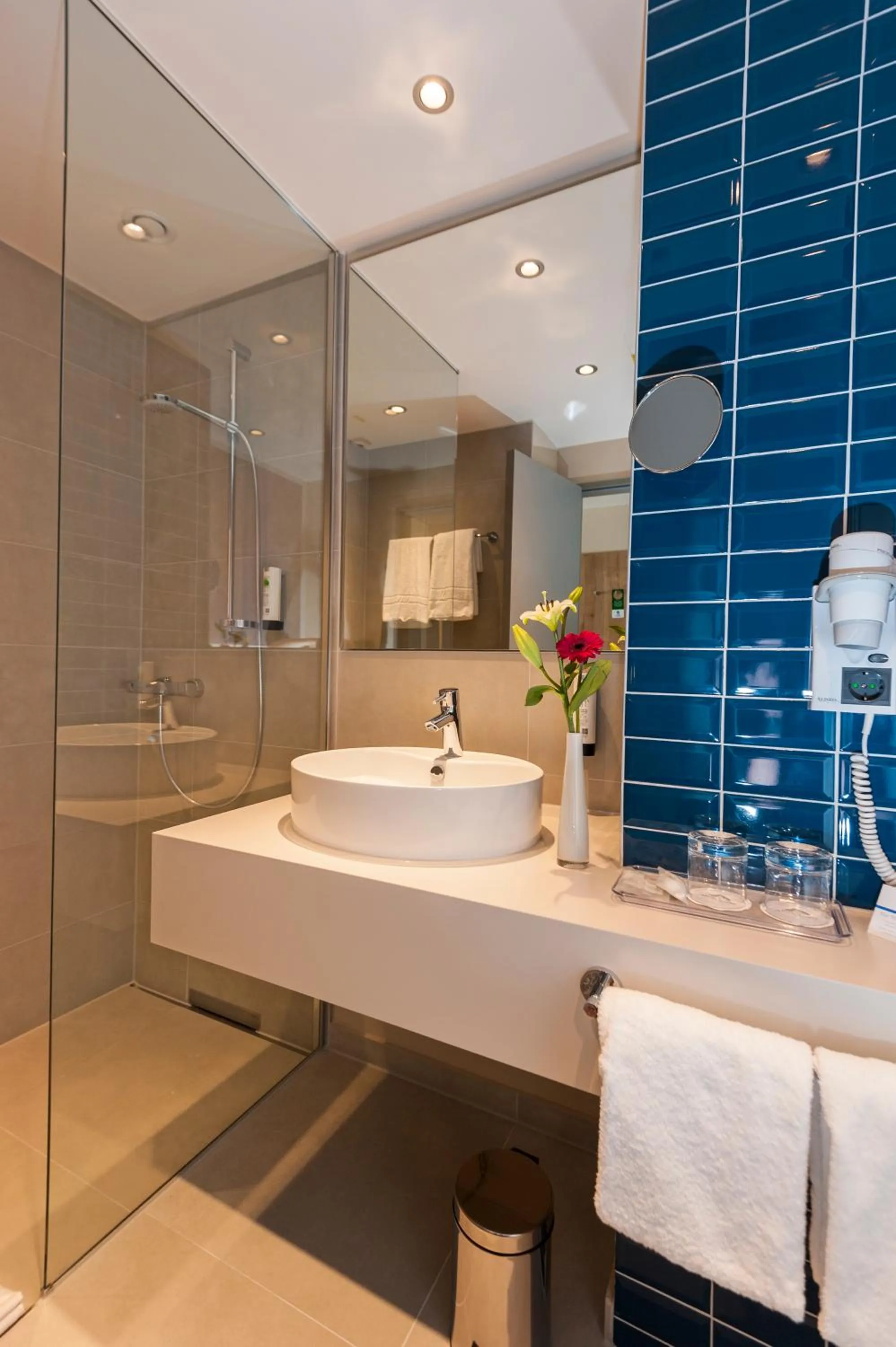 Bathroom in BEST WESTERN Hotel The K Unterföhring