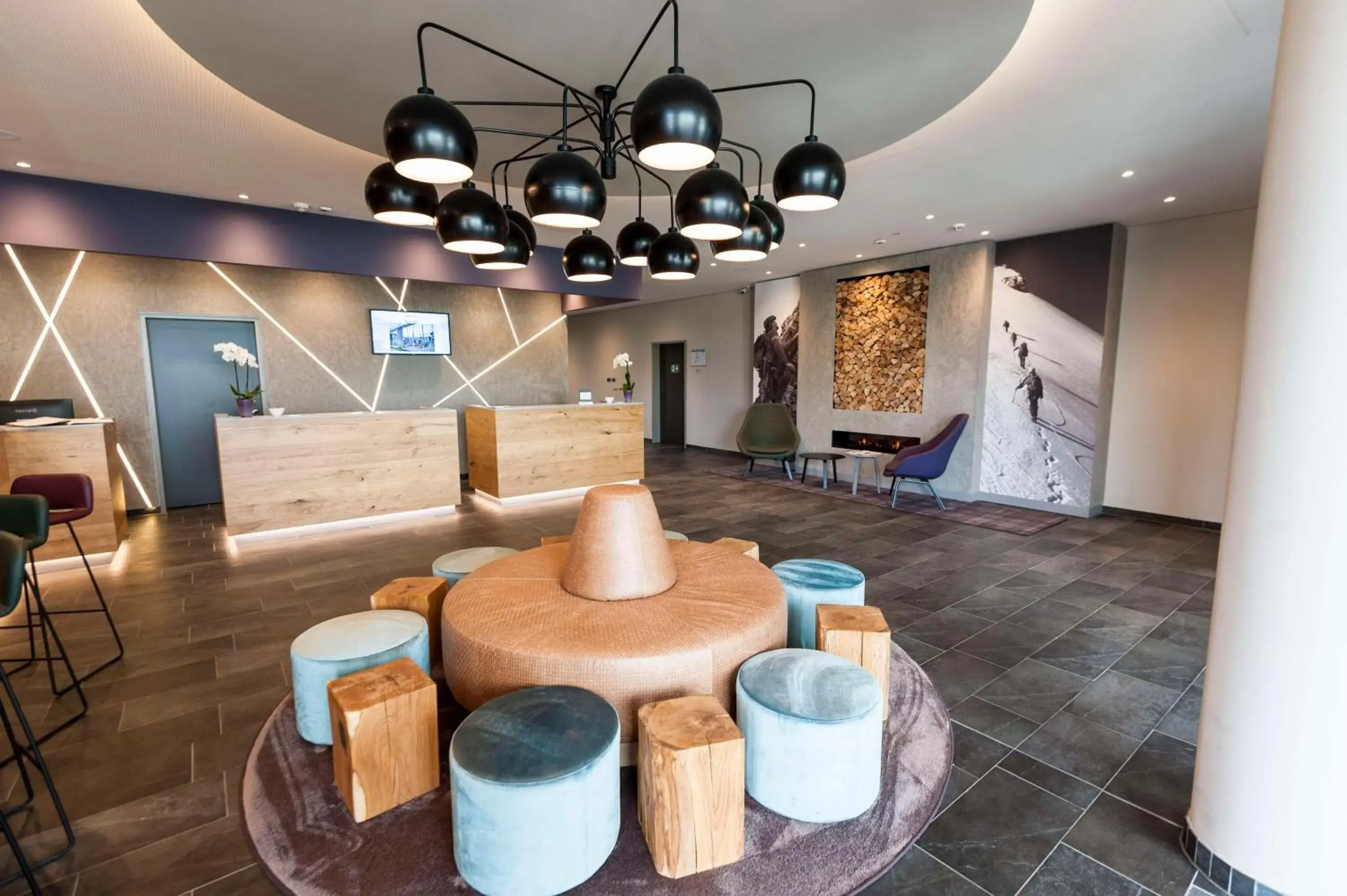 Lobby or reception in BEST WESTERN Hotel The K Unterföhring Lobby or reception in BEST WESTERN Hotel The K Unterföhring