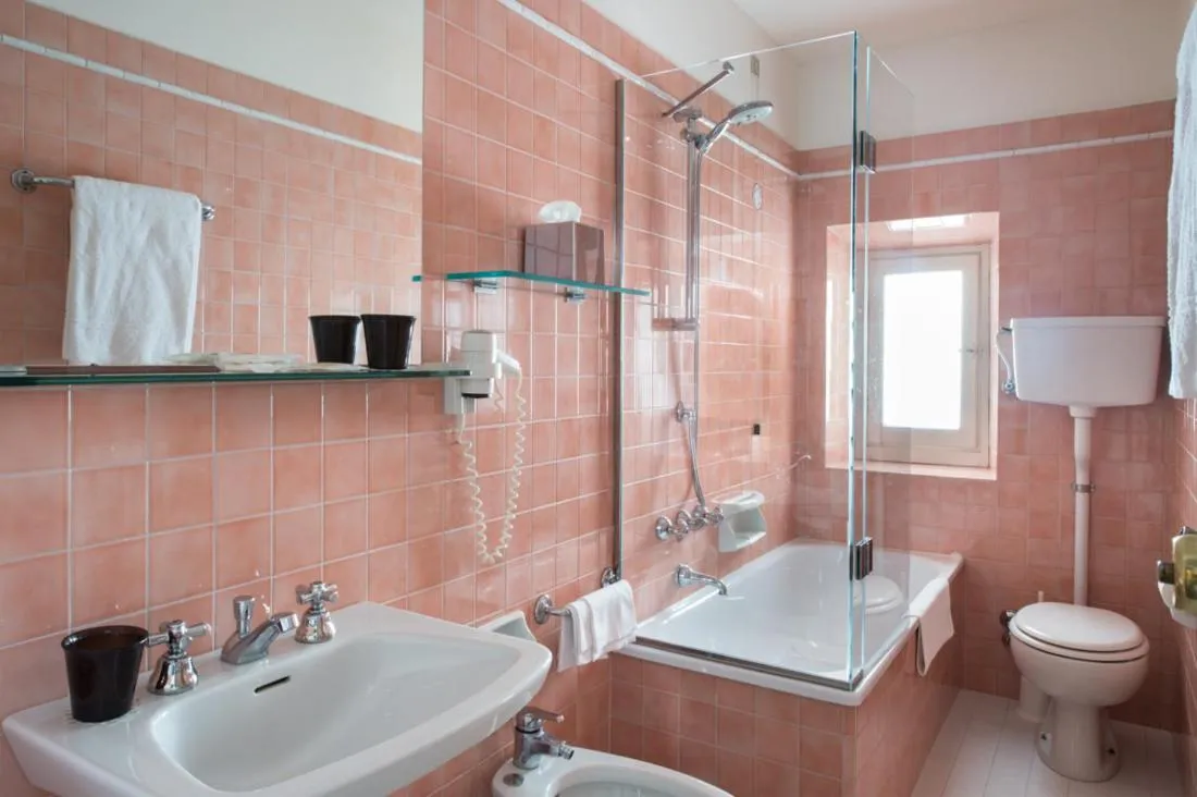 Toilet in Hotel Francia E Quirinale