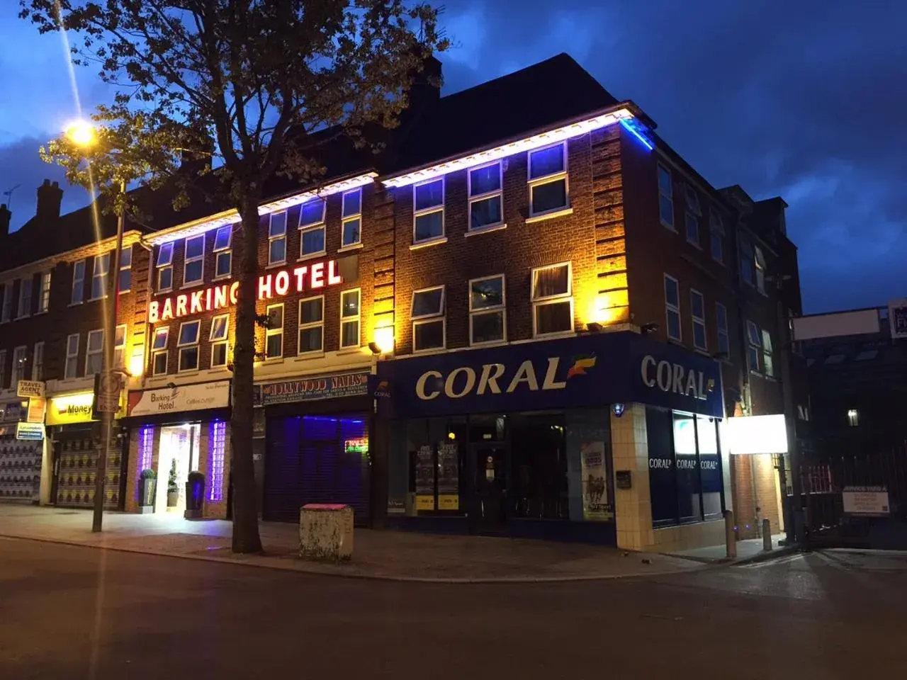 Barking Hotel Barking Hotel