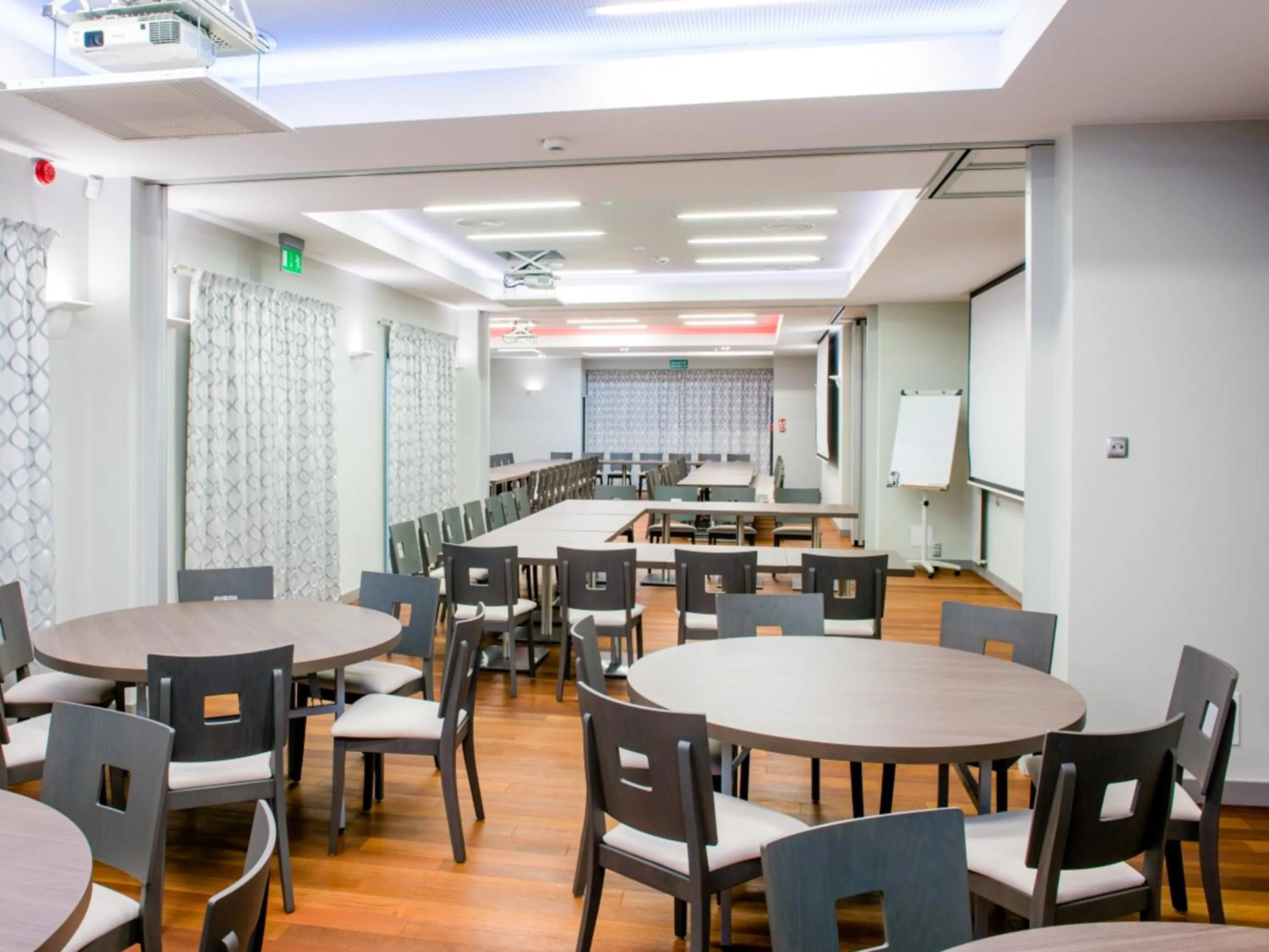 Restaurant/Places to Eat in Hotel Kosma