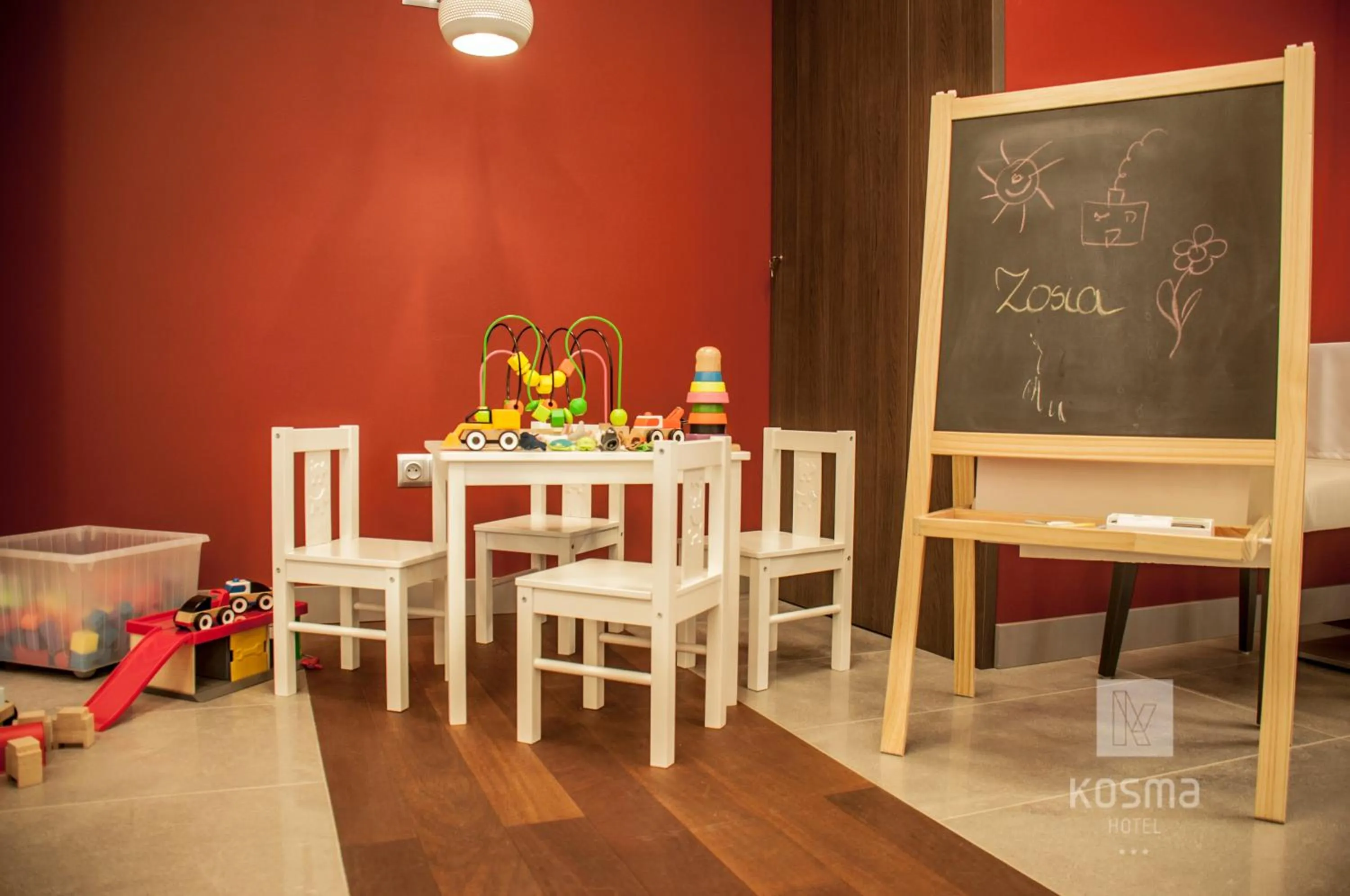 Restaurant/Places to Eat in Hotel Kosma