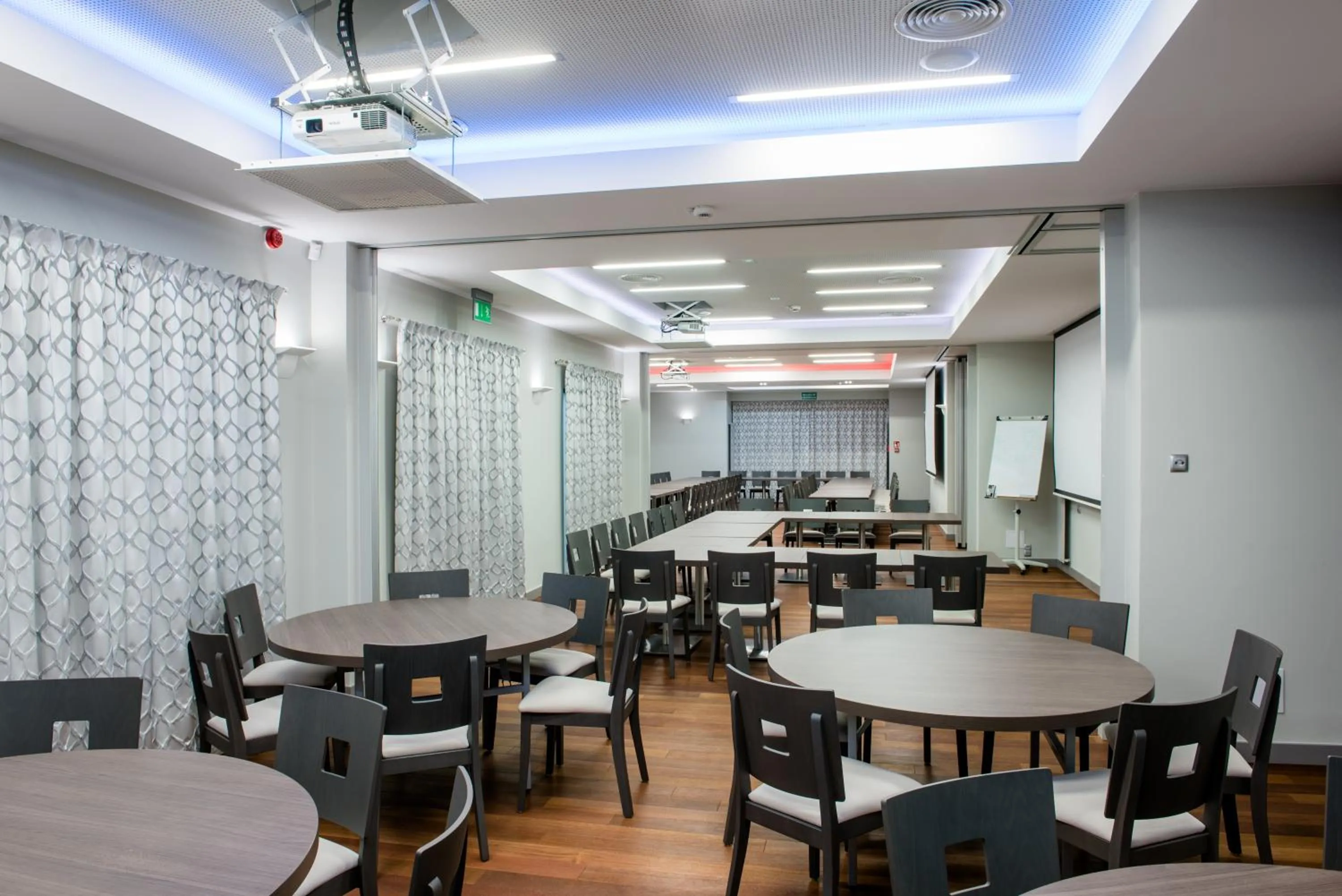Meeting/conference room, Restaurant/Places to Eat in Hotel Kosma