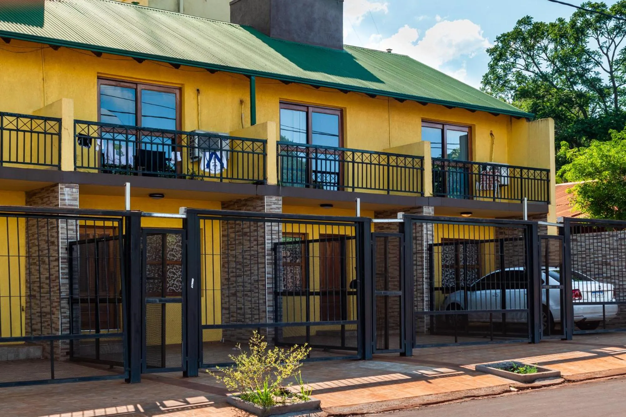 Property building in Bagu Azul Obera