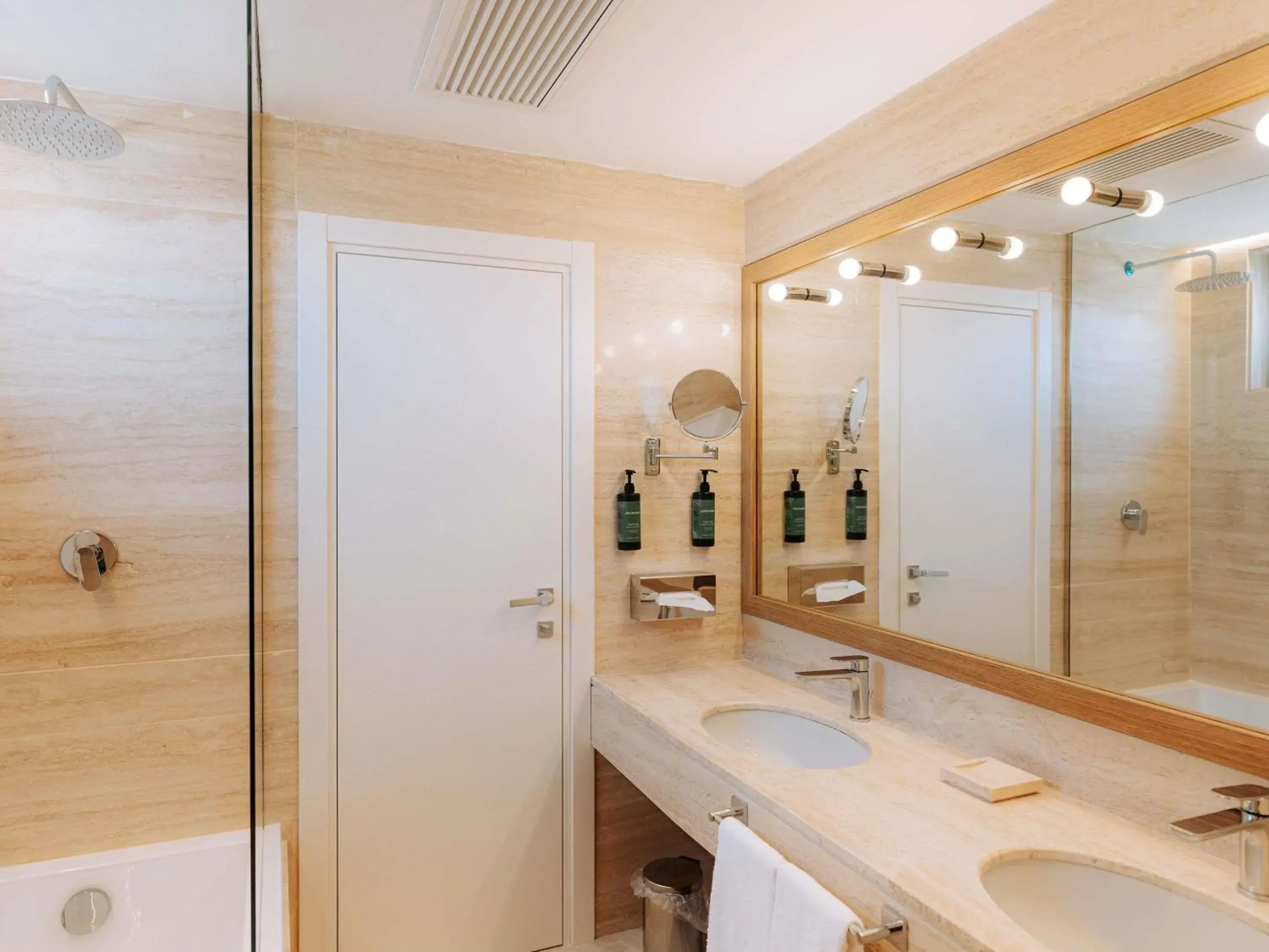 Bedroom in Mövenpick Hotel Bari Bedroom in Mövenpick Hotel Bari