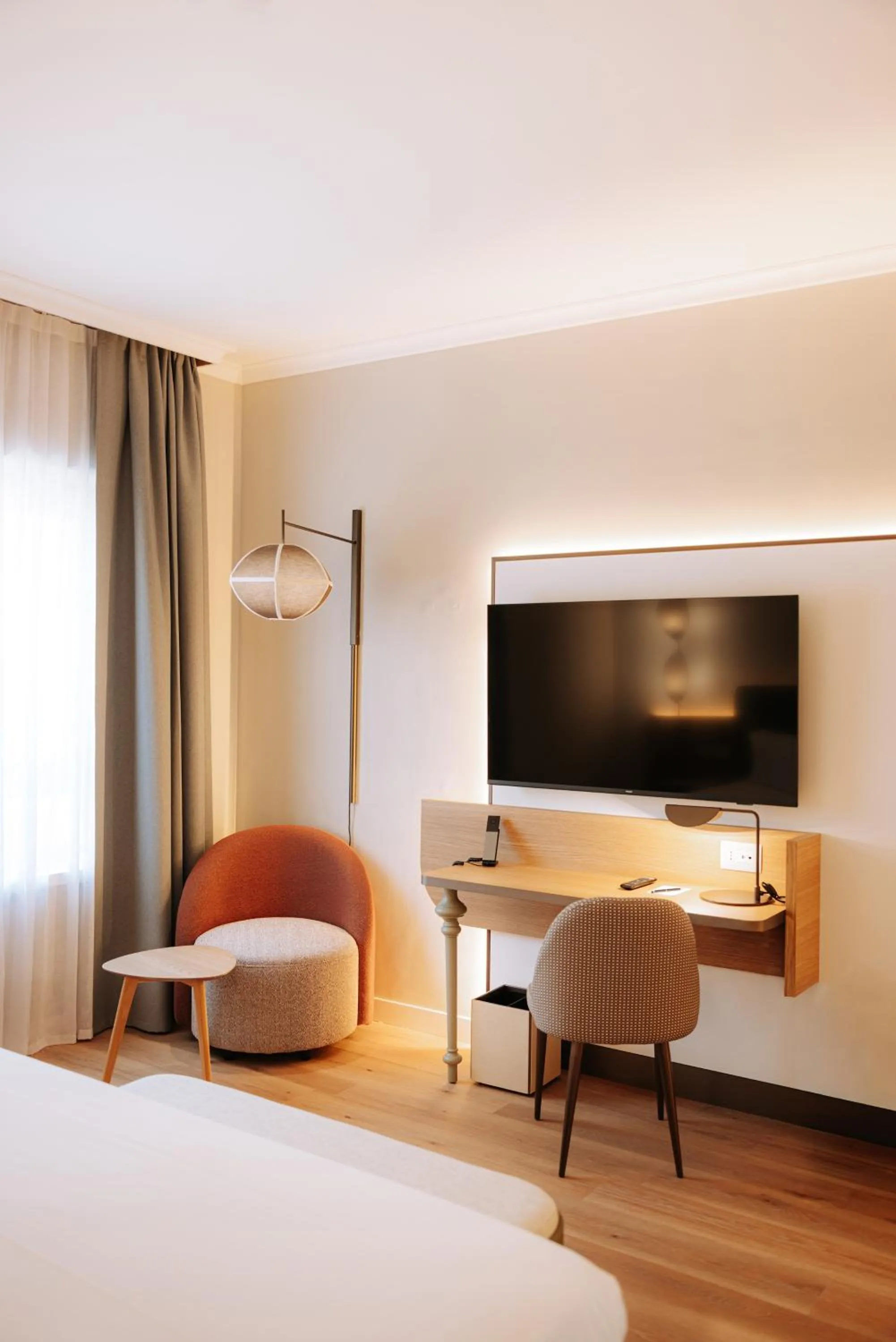 Photo of the whole room, Bed in Mövenpick Hotel Bari