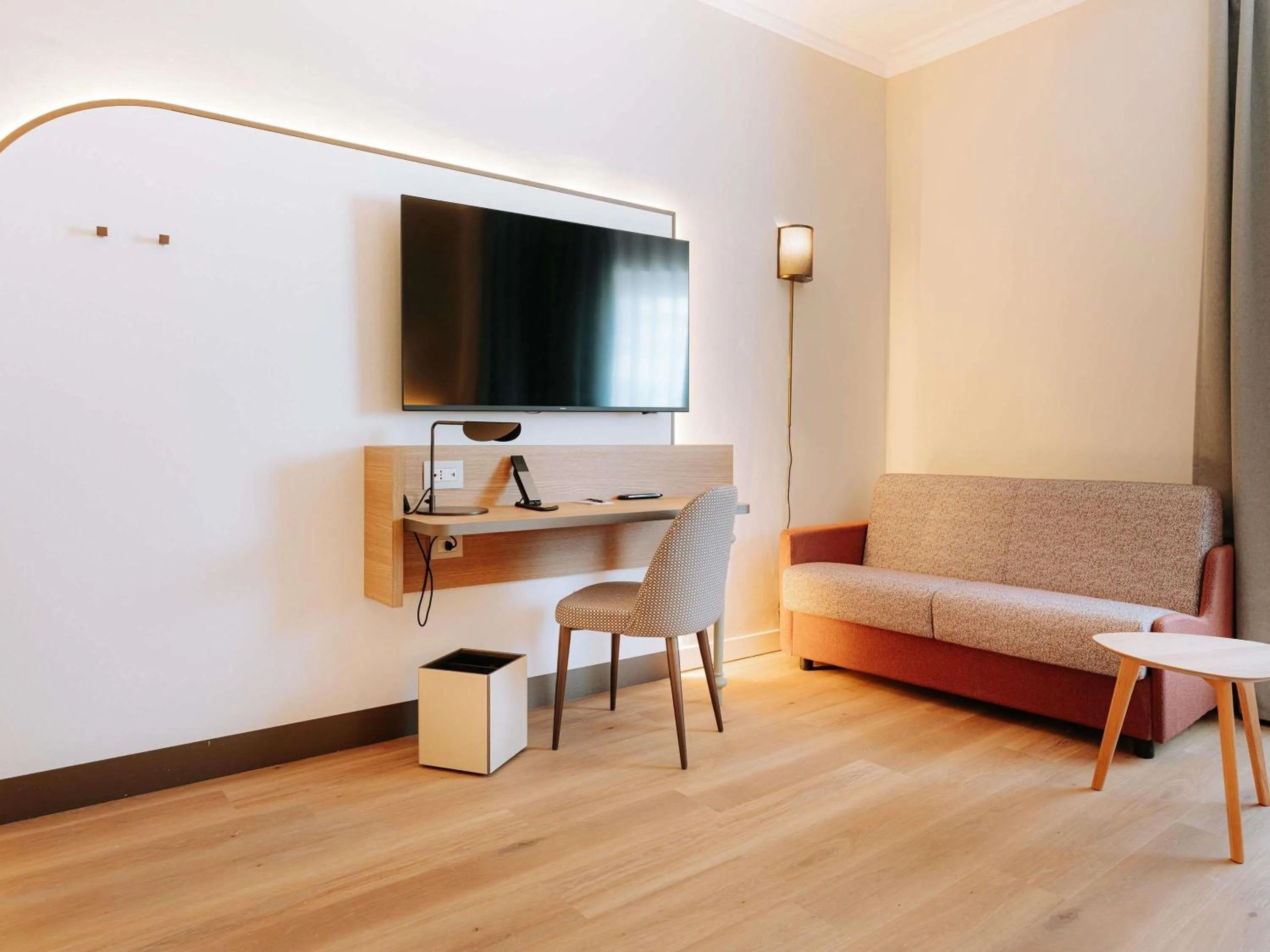 Bedroom, Bed in Mövenpick Hotel Bari