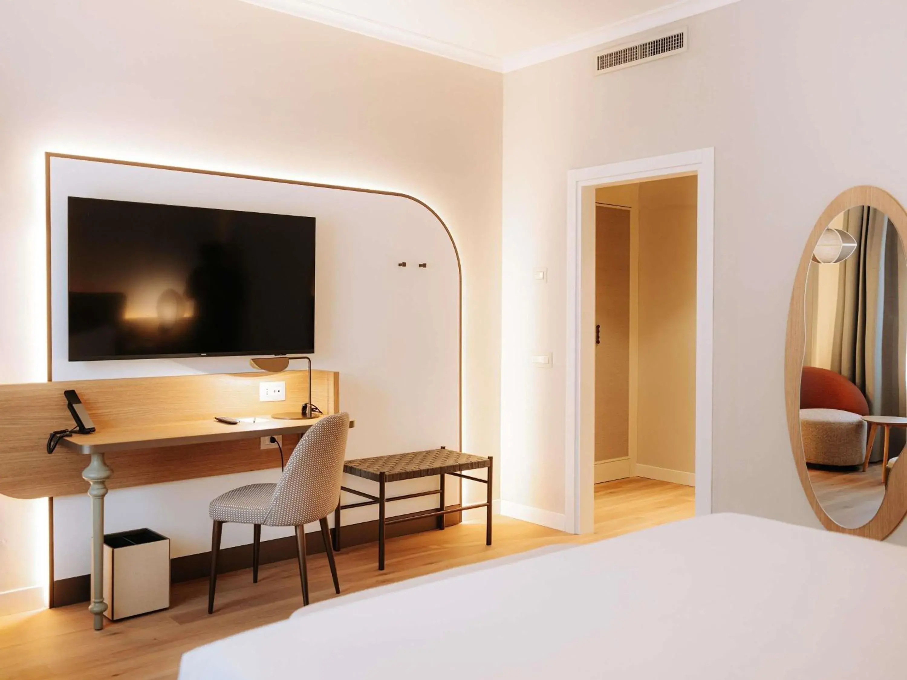 Bedroom, Bed in Mövenpick Hotel Bari Bedroom, Bed in Mövenpick Hotel Bari