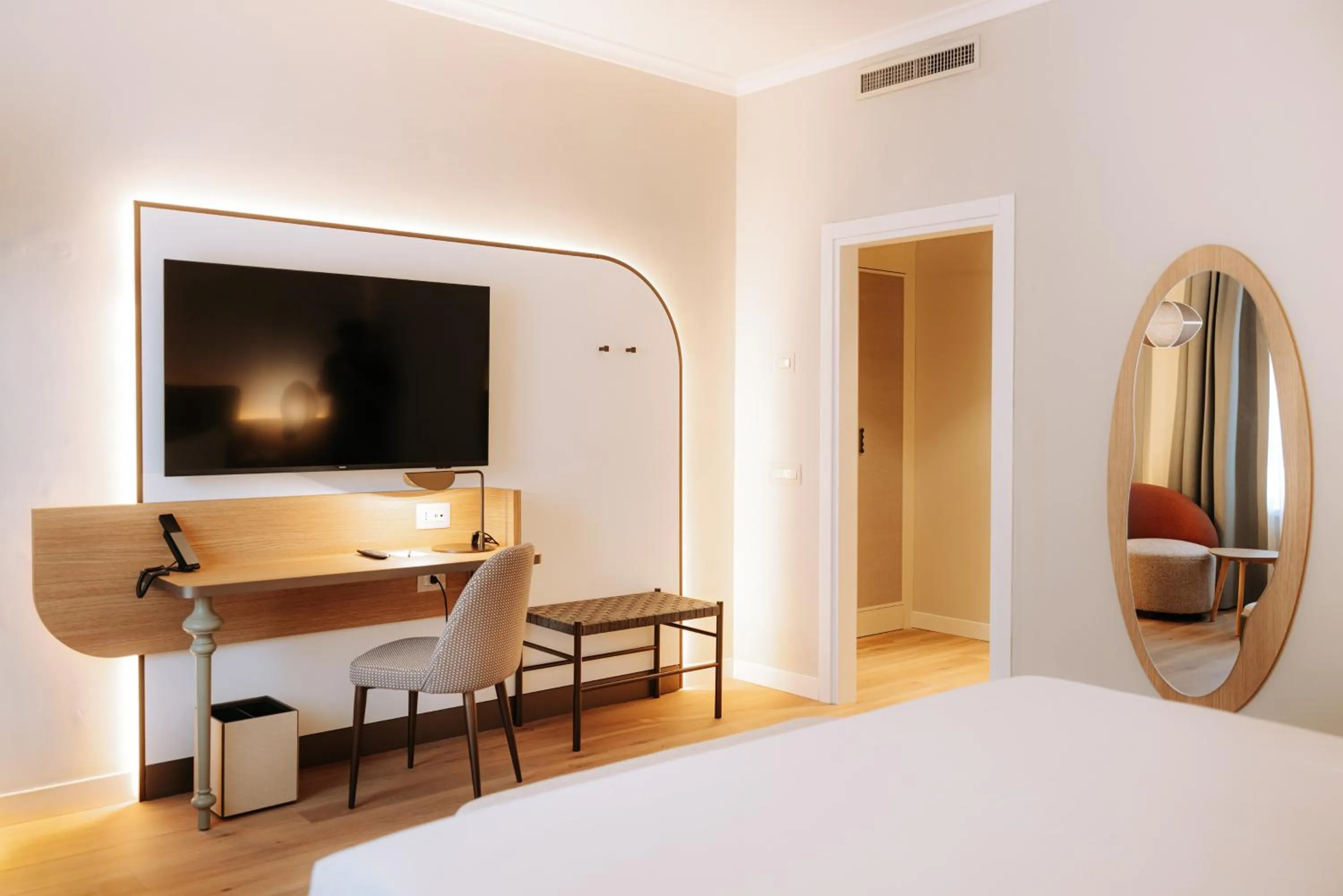 Photo of the whole room, Bed in Mövenpick Hotel Bari