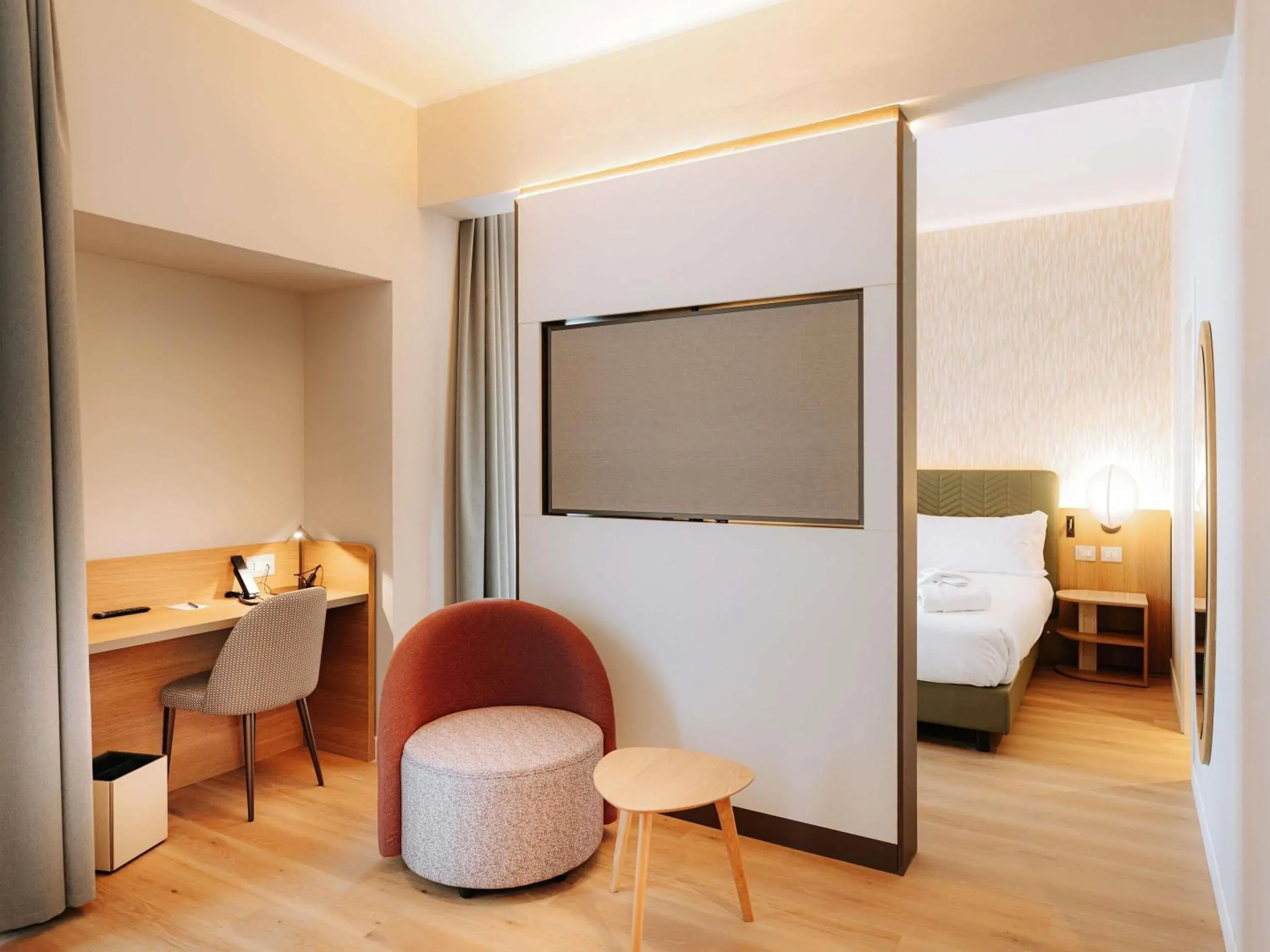 Bedroom, Bed in Mövenpick Hotel Bari Bedroom, Bed in Mövenpick Hotel Bari