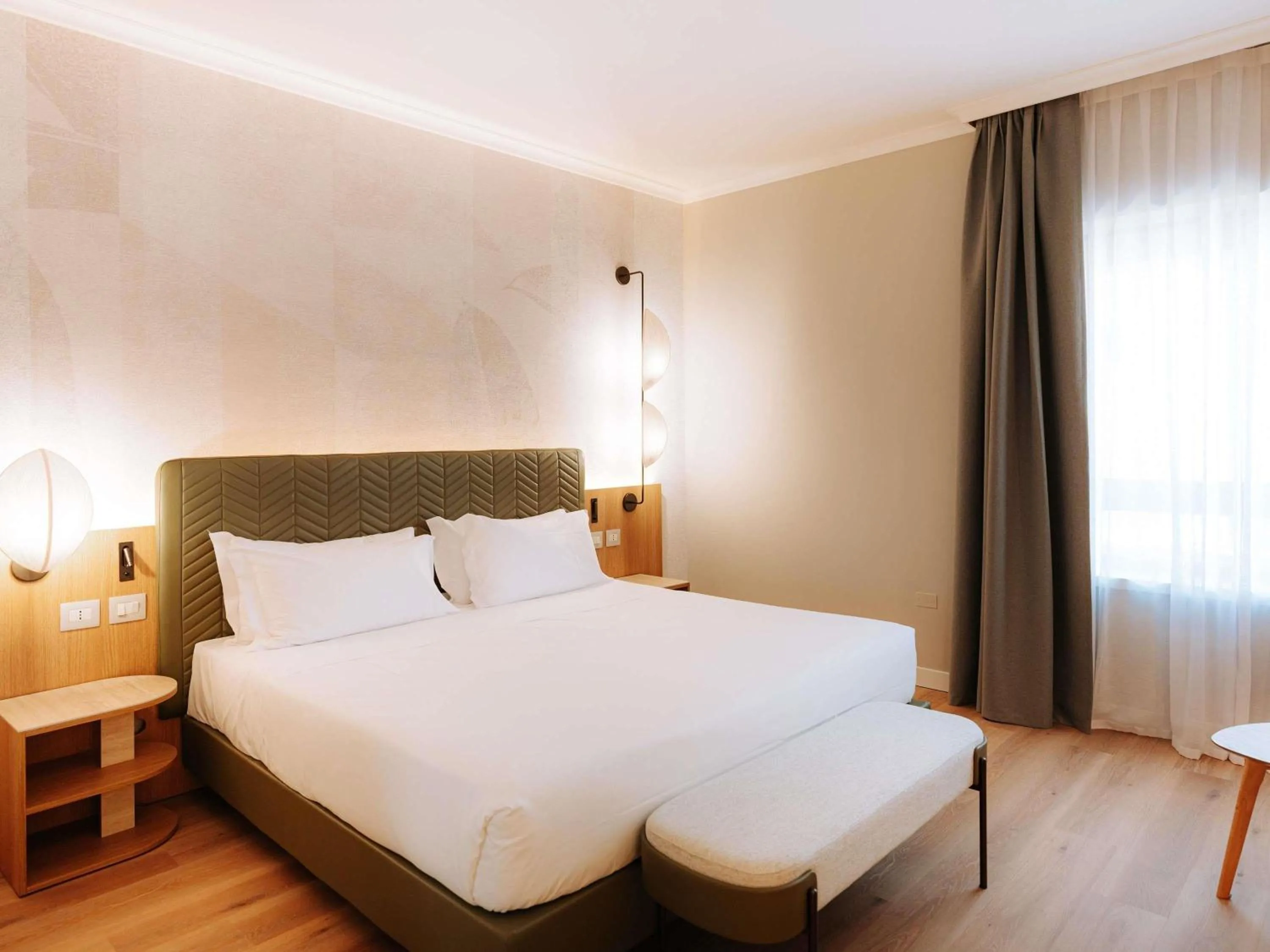 Bedroom, Bed in Mövenpick Hotel Bari