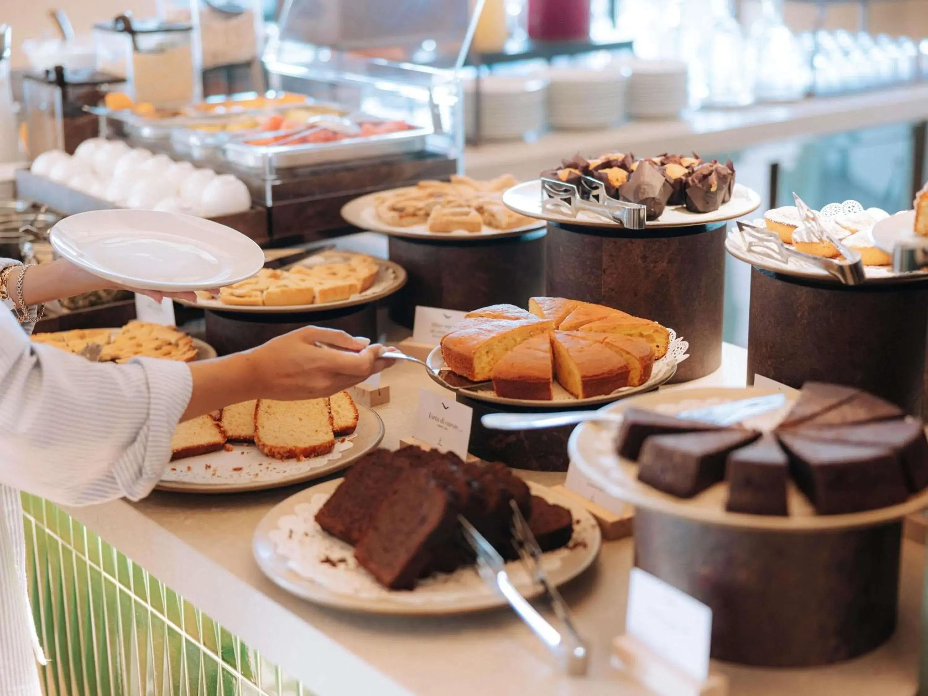 Restaurant/places to eat in Mövenpick Hotel Bari Restaurant/places to eat in Mövenpick Hotel Bari