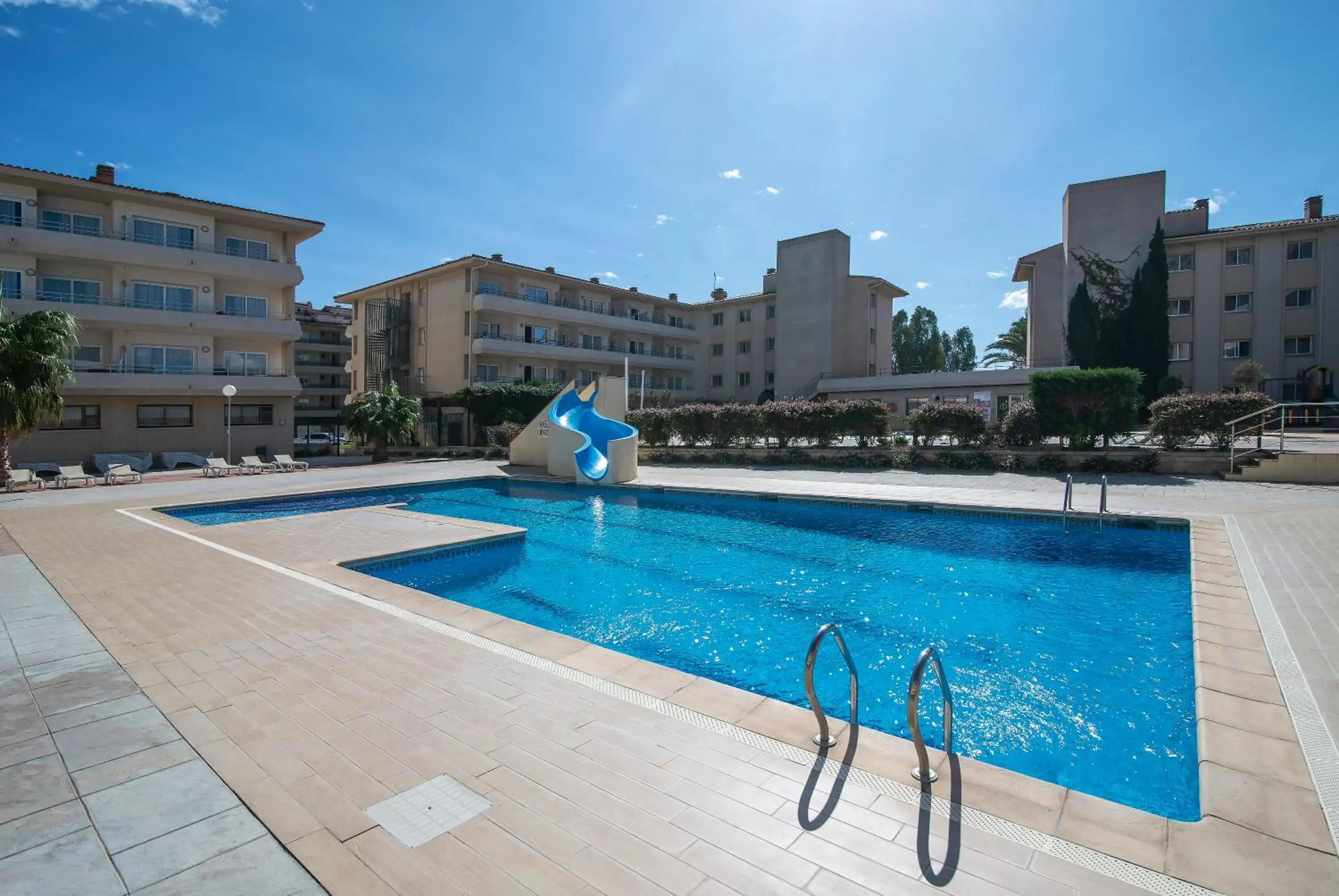 Swimming pool in Pierre & Vacances Estartit Playa Swimming pool in Pierre & Vacances Estartit Playa