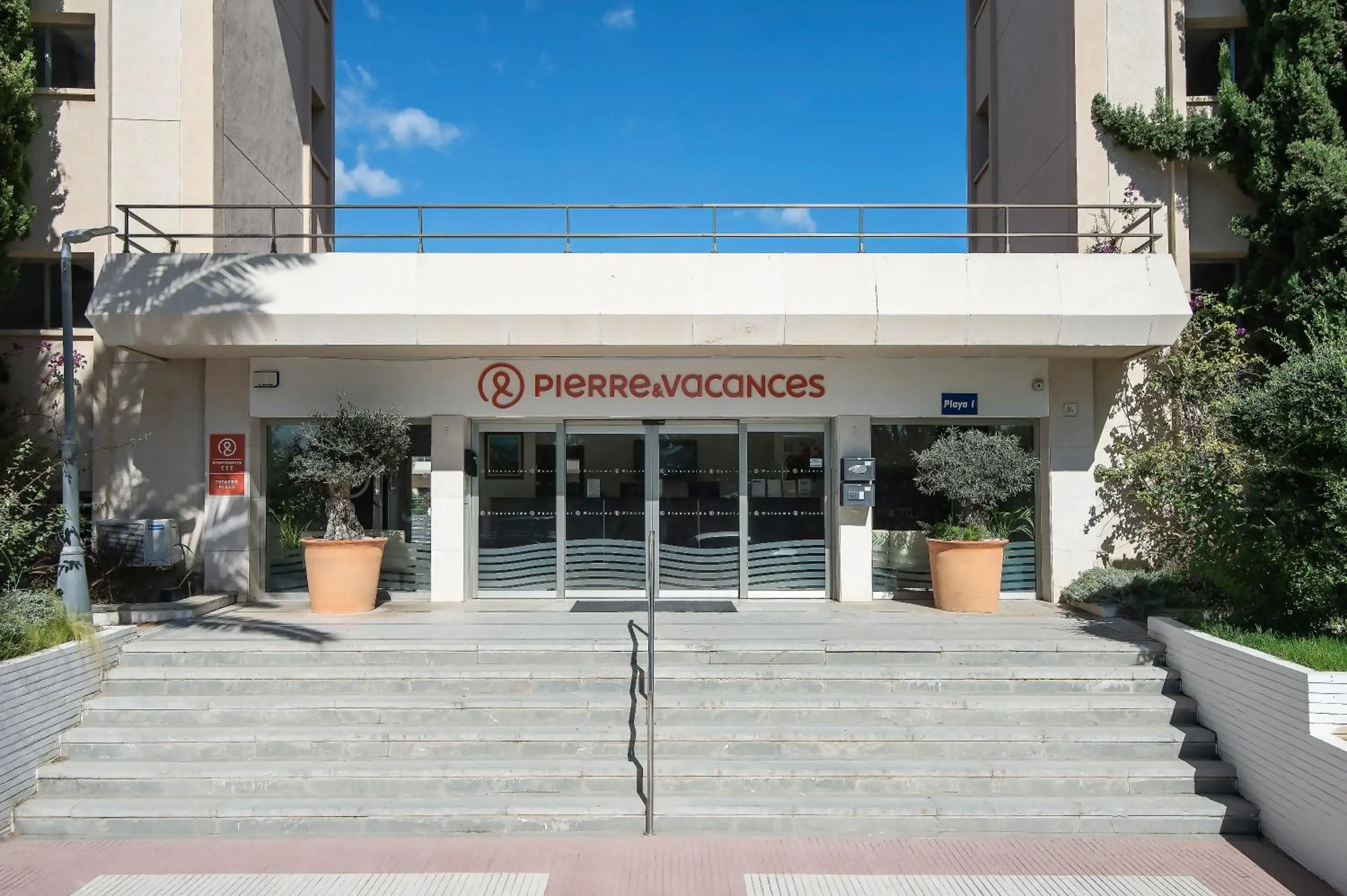 Facade/entrance in Pierre & Vacances Estartit Playa Facade/entrance in Pierre & Vacances Estartit Playa