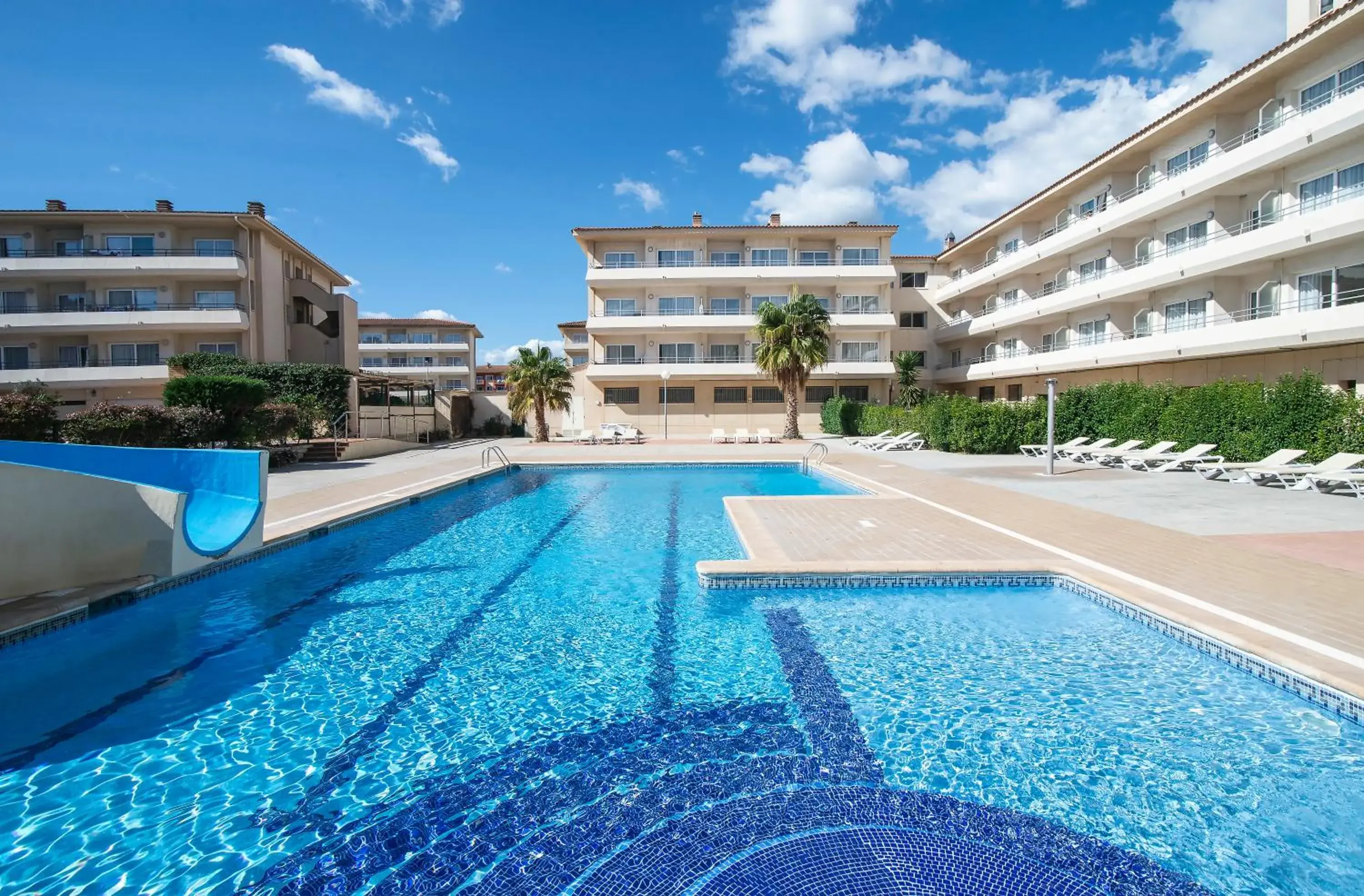Swimming pool in Pierre & Vacances Estartit Playa Swimming pool in Pierre & Vacances Estartit Playa