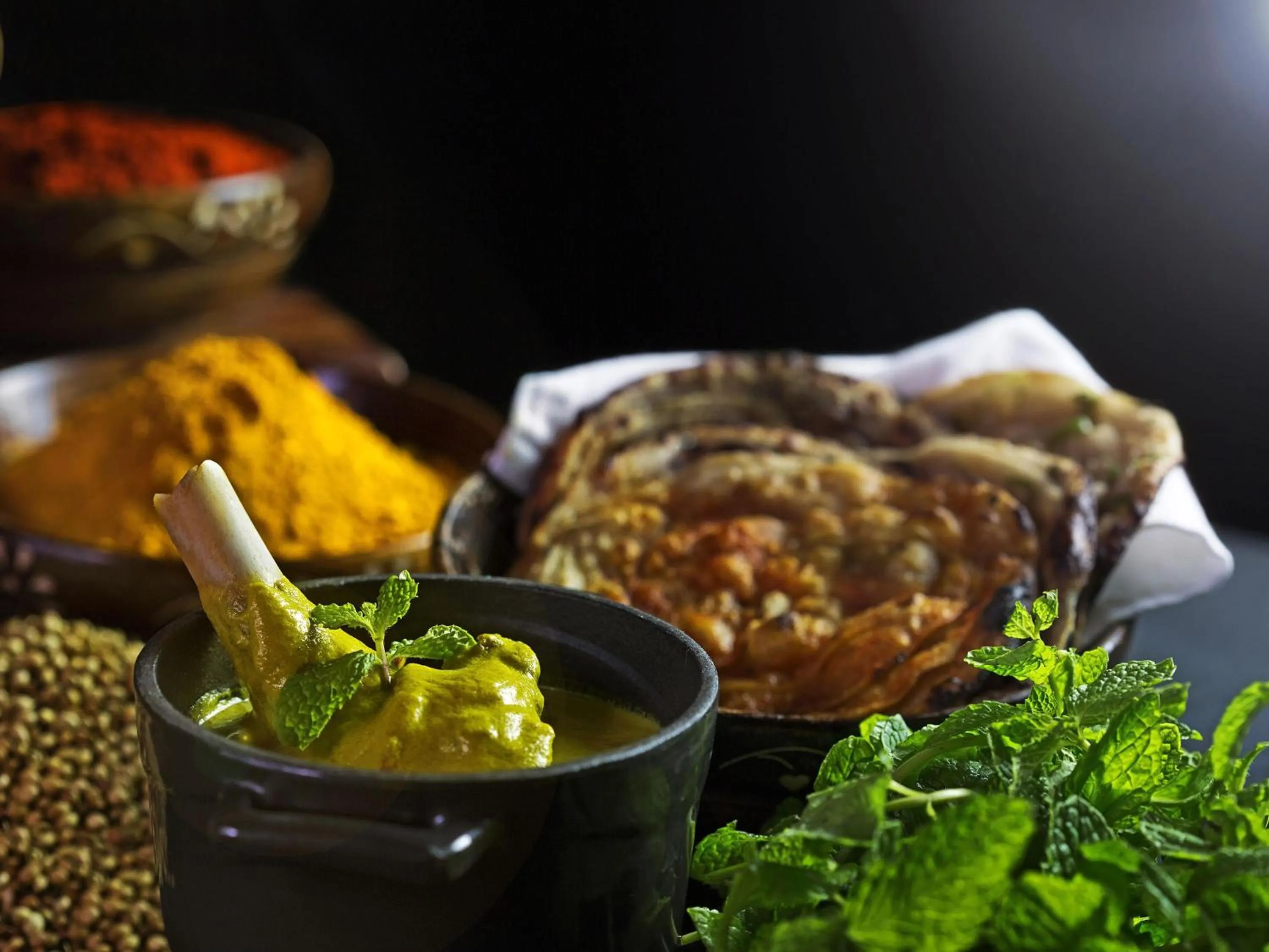 Lounge or bar in Grand Mercure Mysore - An Accor Brand