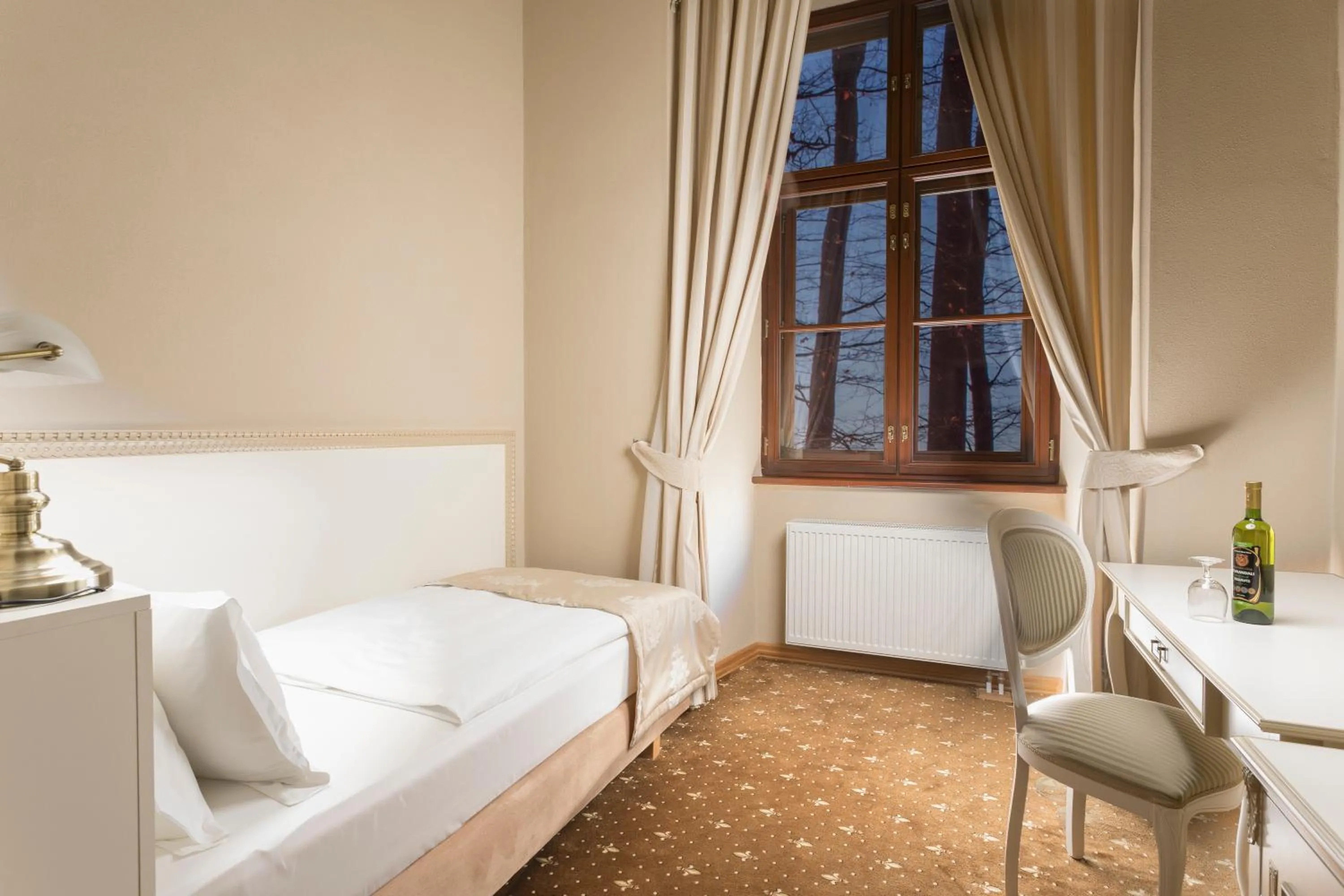 Bed in Hotel Gino Park Palace - Kaštieľ Orlové