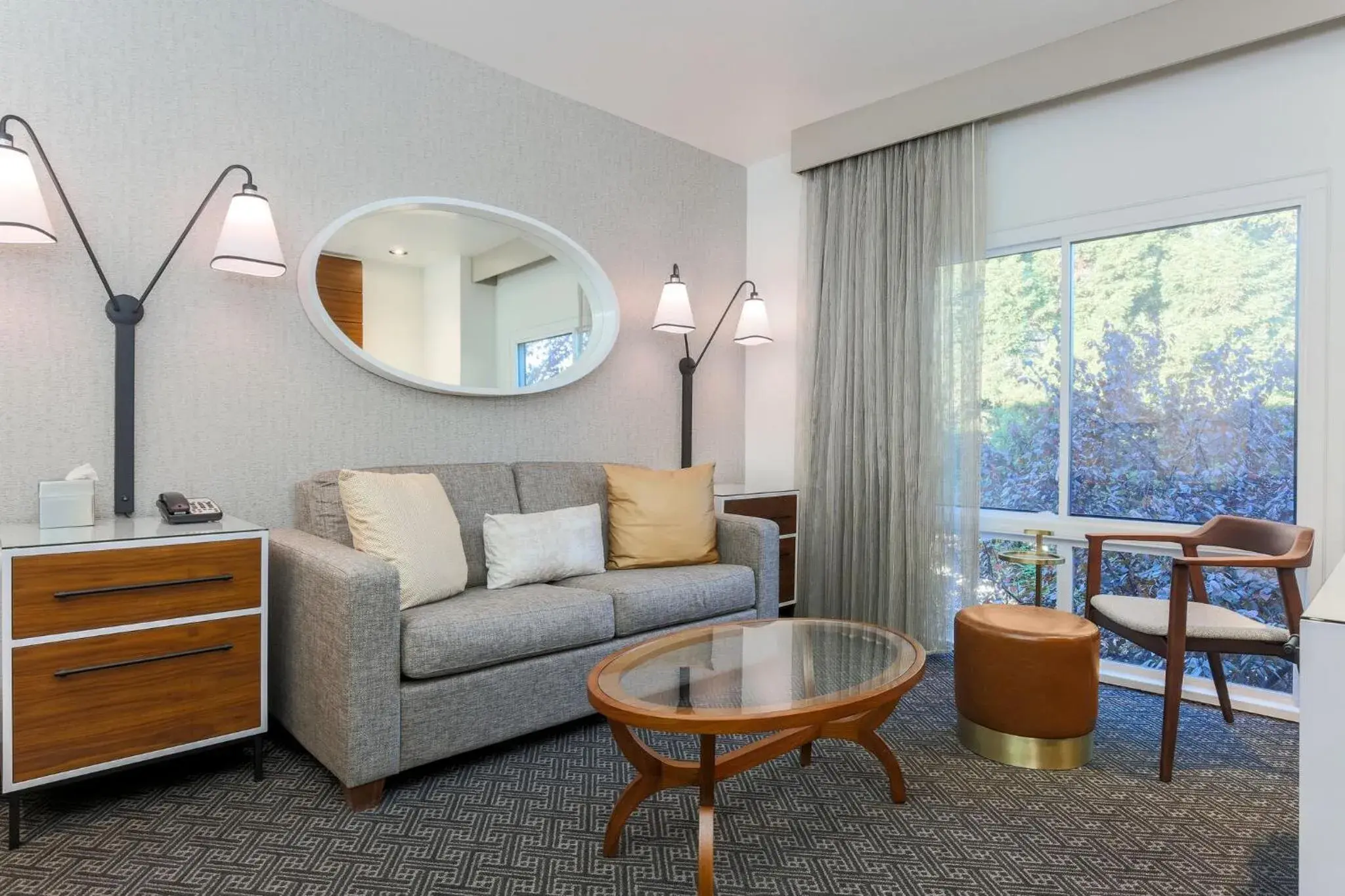Living room, Seating Area in DoubleTree Suites by Hilton Hotel Sacramento – Rancho Cordova
