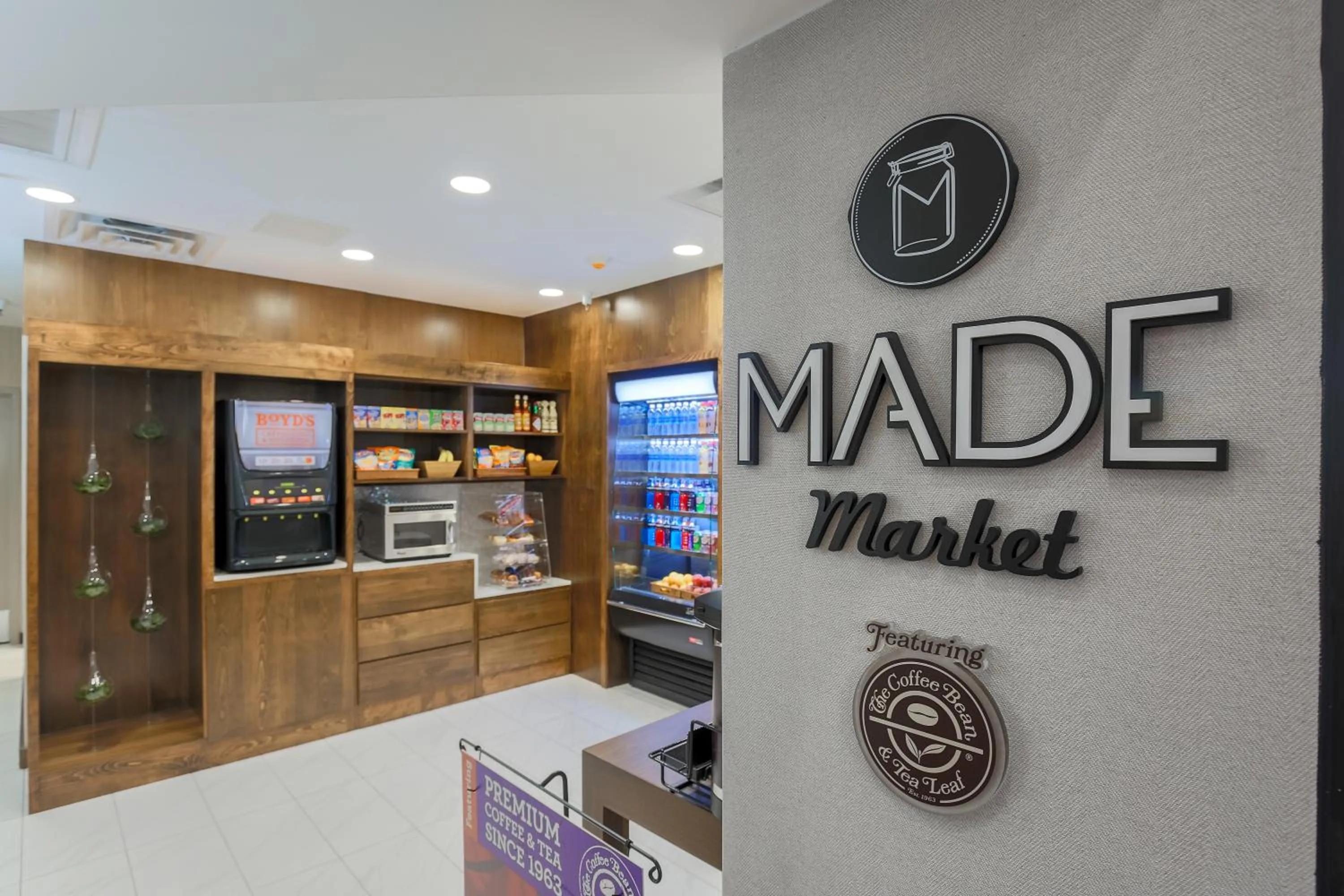 On-site shops in DoubleTree Suites by Hilton Hotel Sacramento – Rancho Cordova