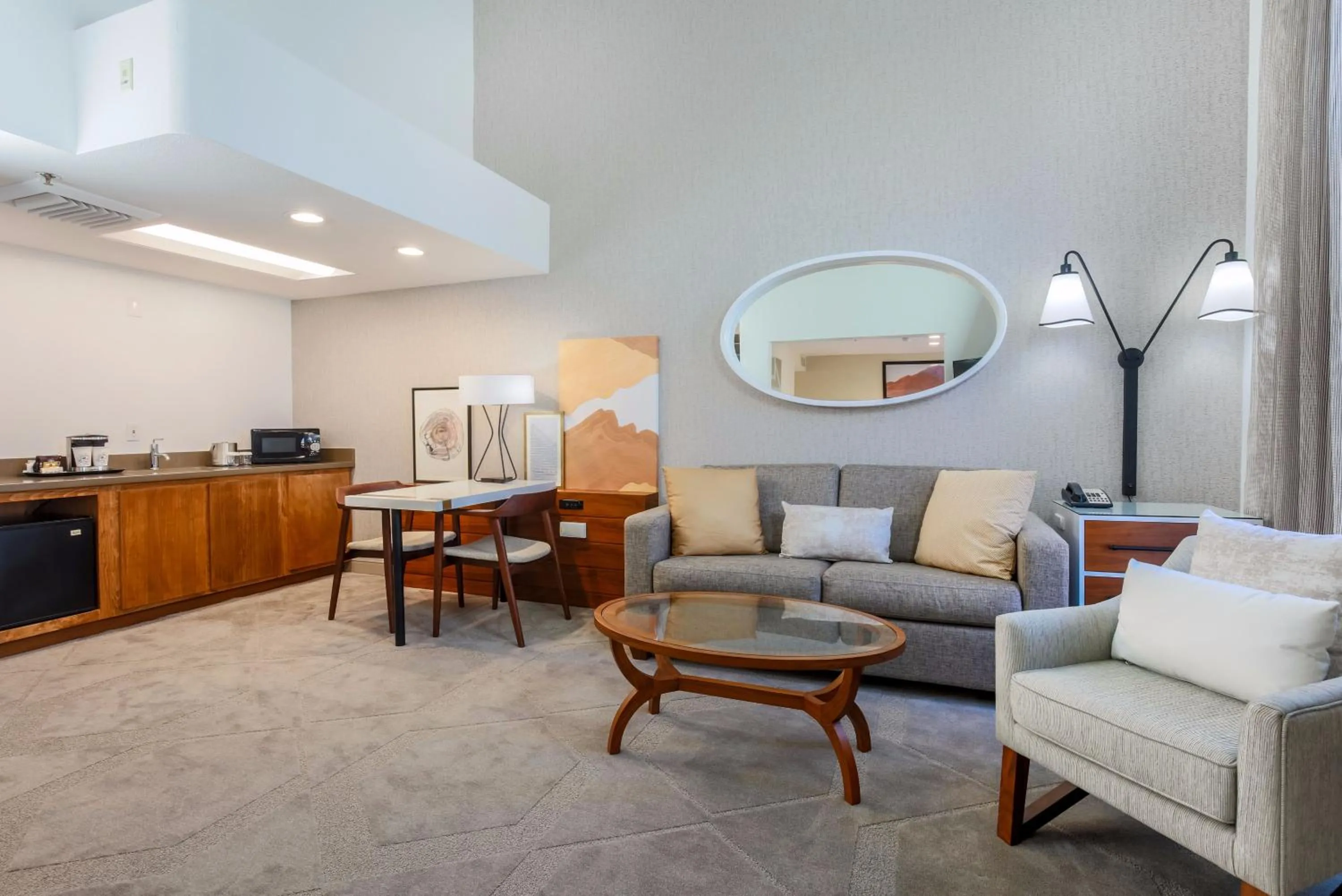 Living room, Seating Area in DoubleTree Suites by Hilton Hotel Sacramento – Rancho Cordova