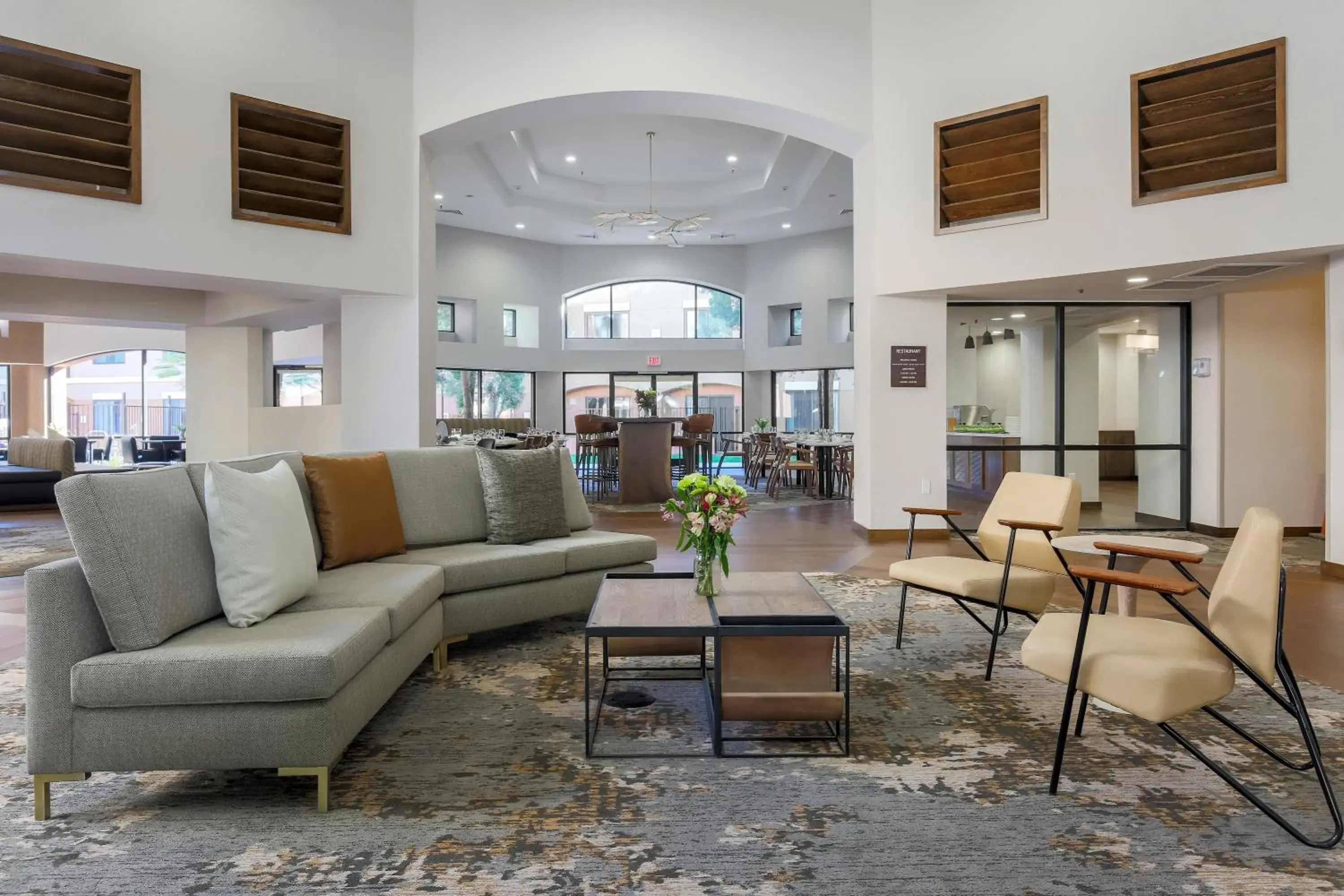 Lobby or reception, Seating Area in DoubleTree Suites by Hilton Hotel Sacramento – Rancho Cordova