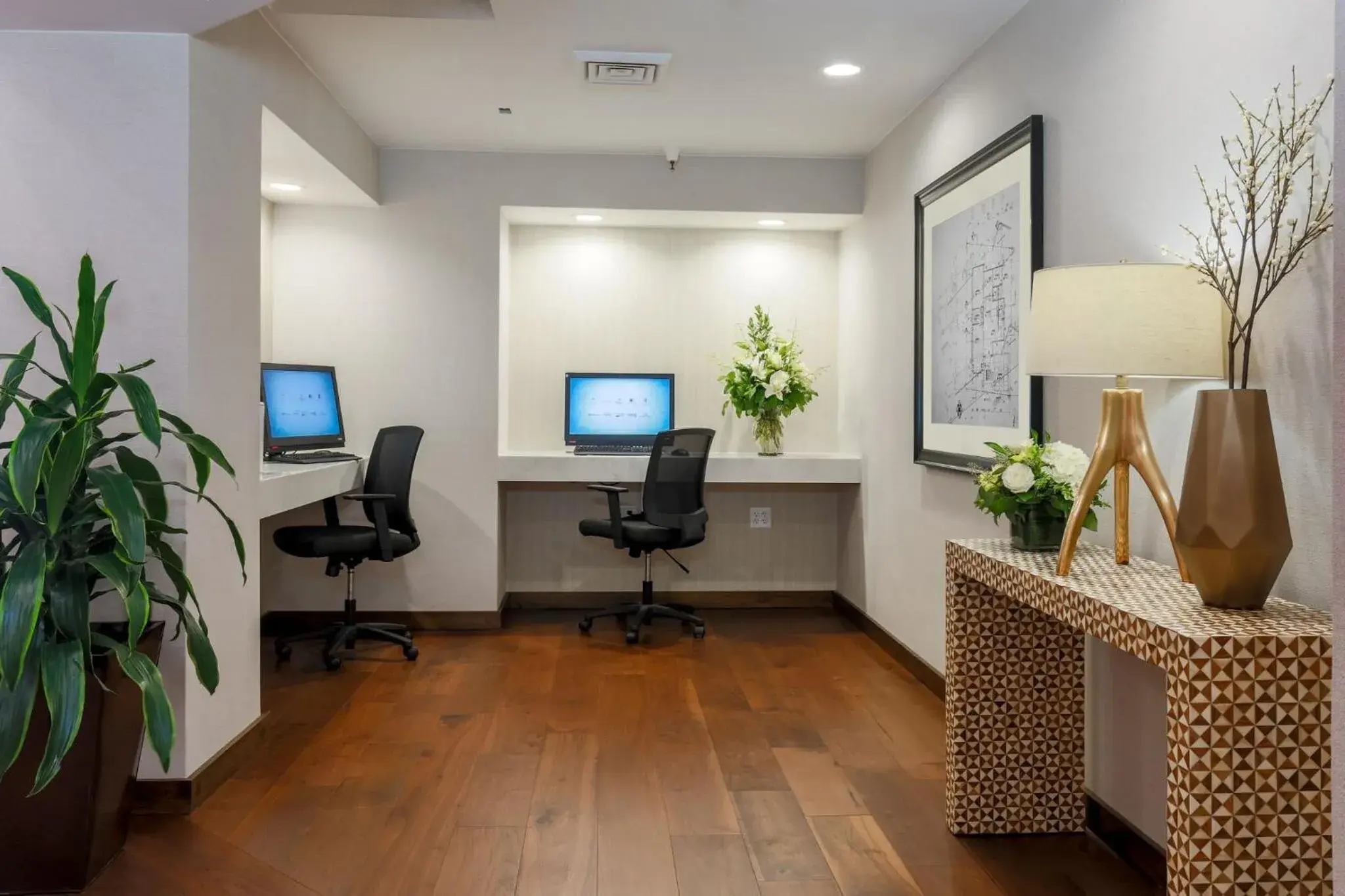 Business facilities in DoubleTree Suites by Hilton Hotel Sacramento – Rancho Cordova