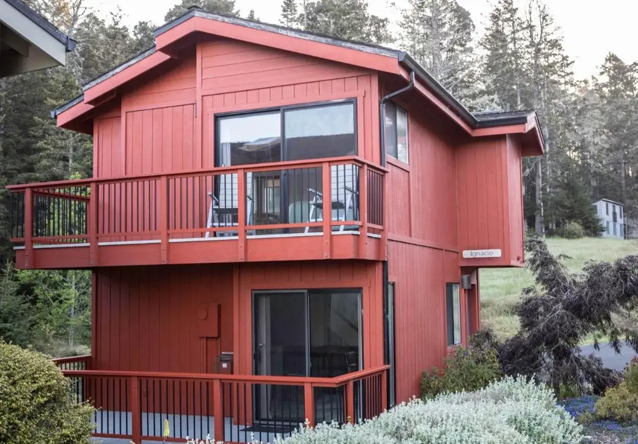 Superior Suite in Cottages at Little River Cove Superior Suite in Cottages at Little River Cove