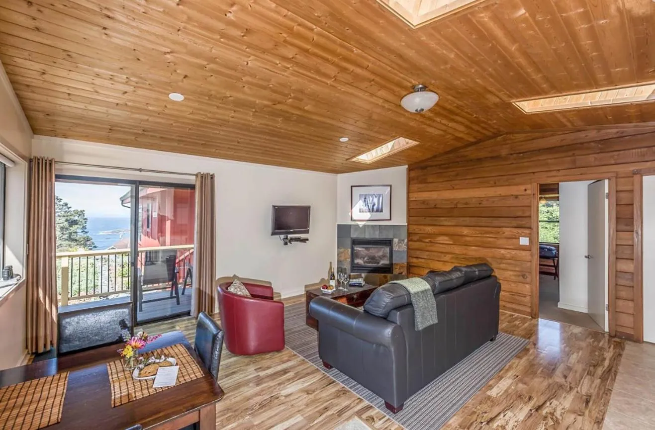 TV and multimedia in Cottages at Little River Cove