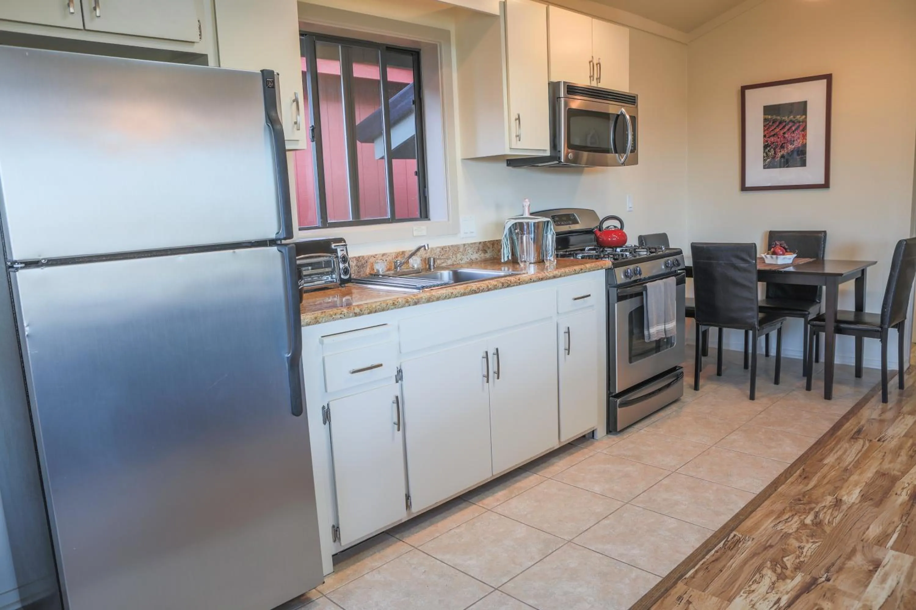 Coffee/tea facilities in Cottages at Little River Cove