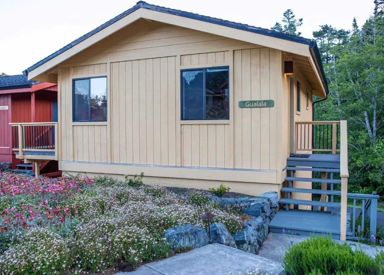 Spring in Cottages at Little River Cove