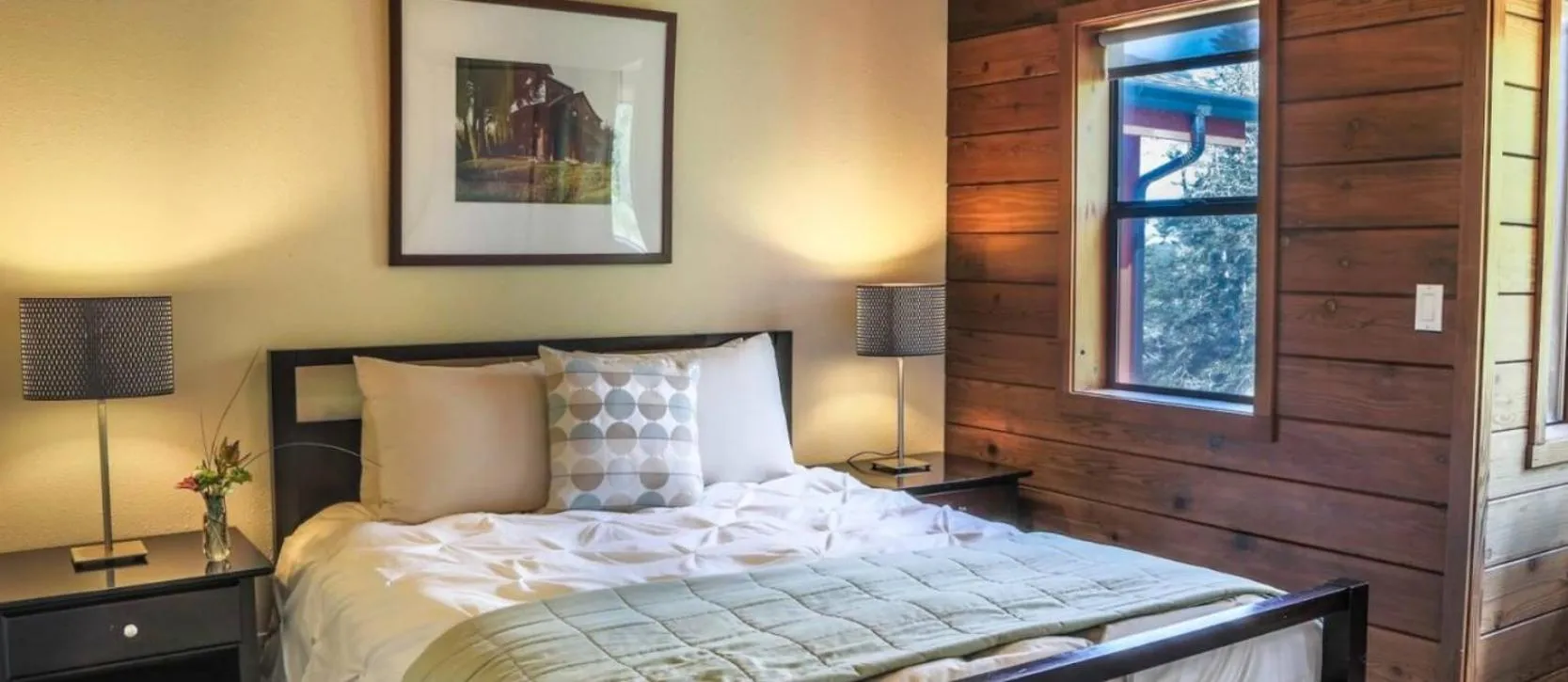 Bed in Cottages at Little River Cove