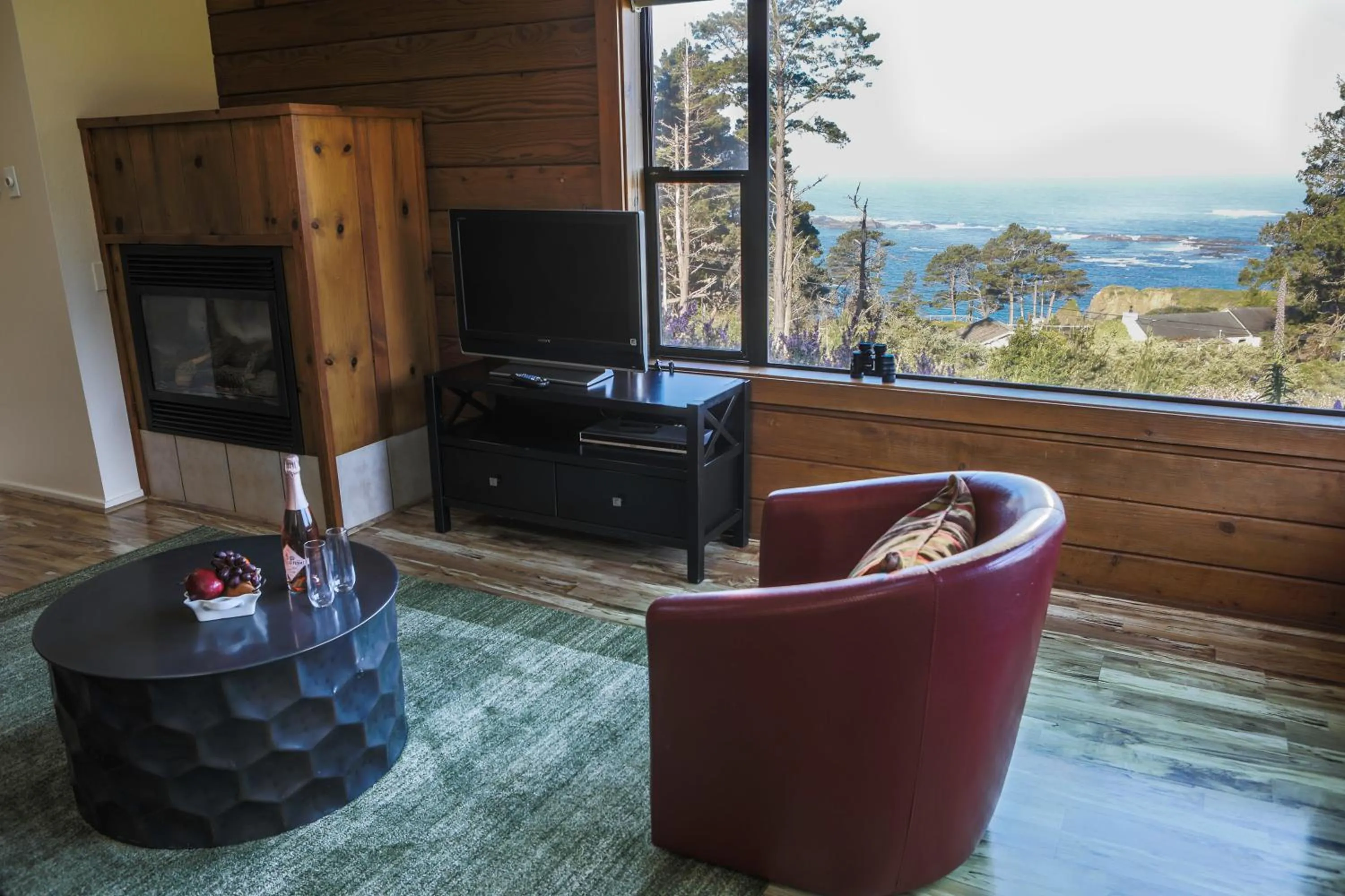 TV and multimedia in Cottages at Little River Cove