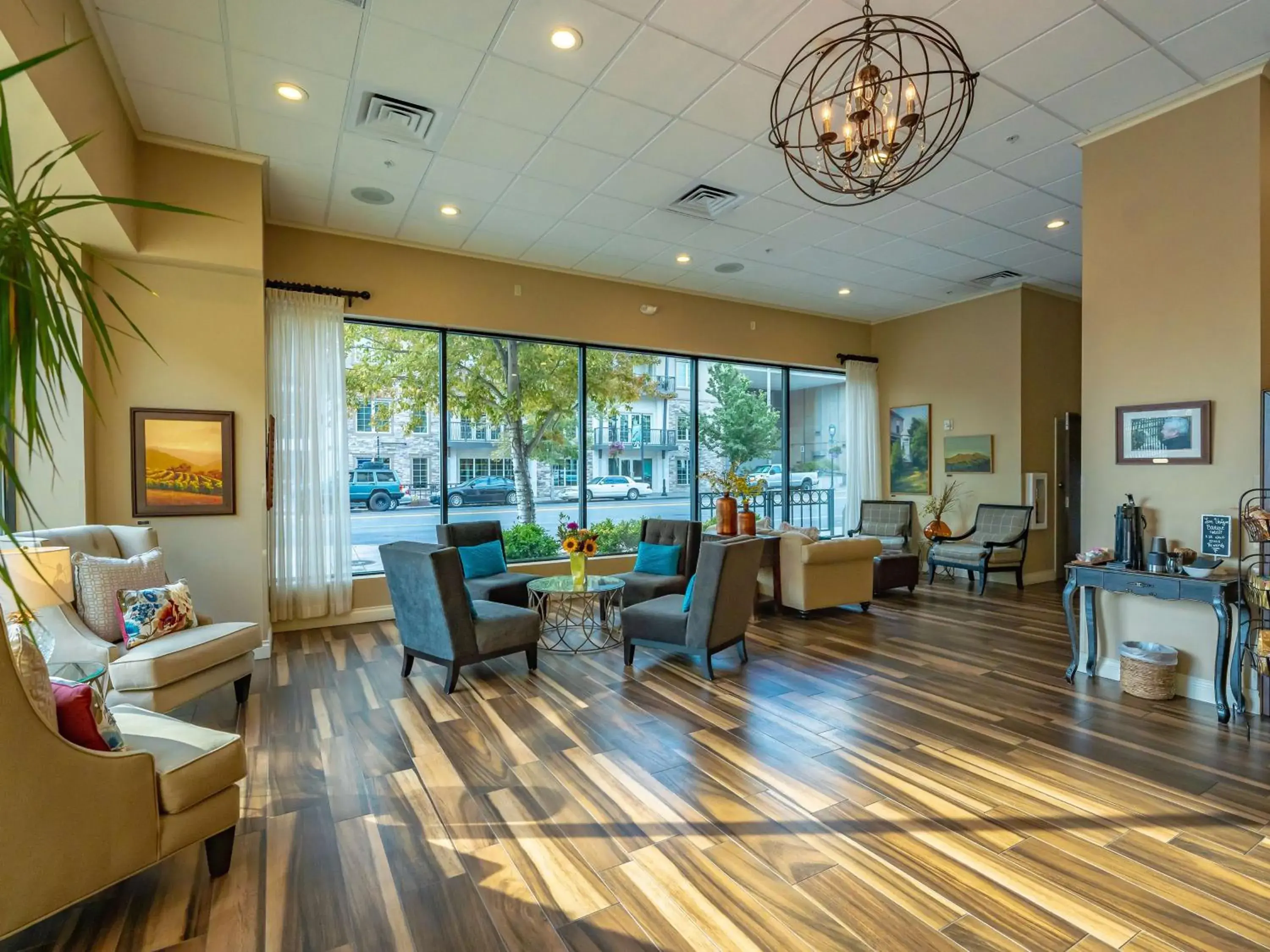 Lobby or reception in Hotel Maison Yakima Tapestry Collection by Hilton Lobby or reception in Hotel Maison Yakima Tapestry Collection by Hilton