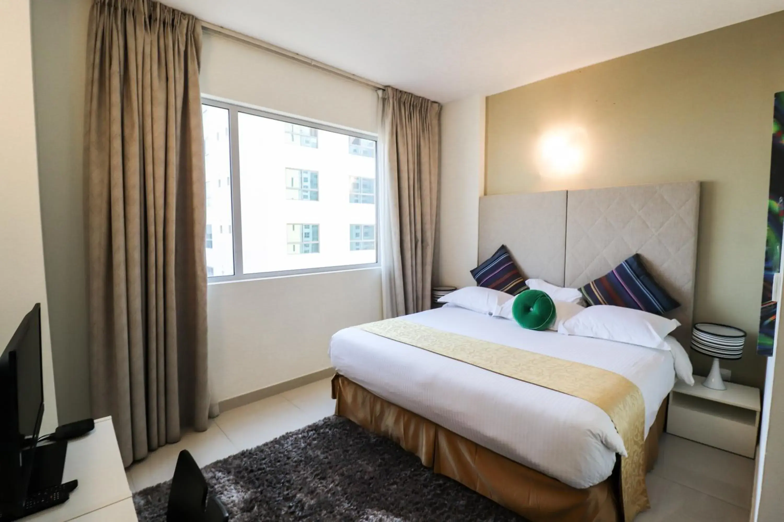 Bedroom, Bed in Gulf Suites Hotel Amwaj