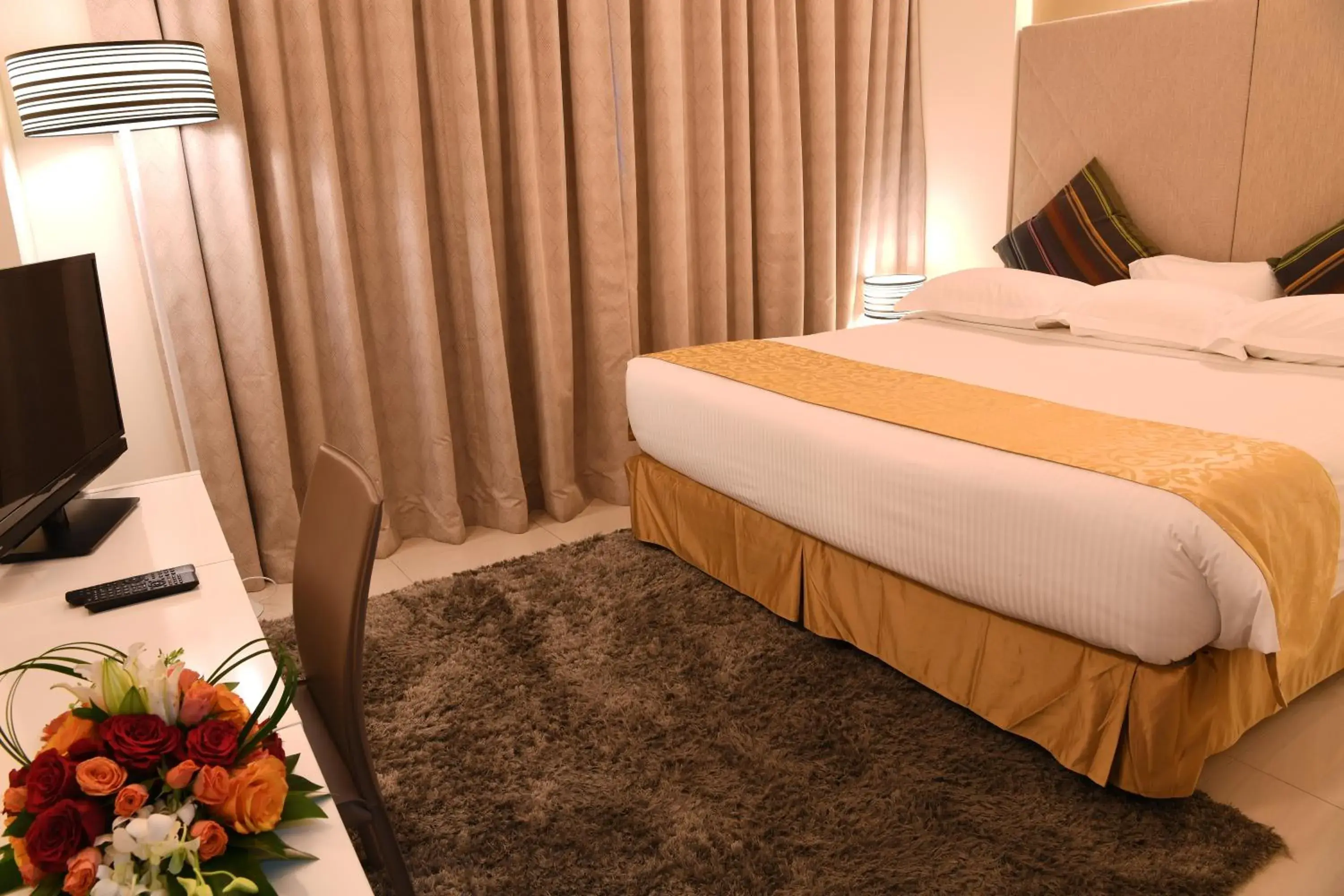 Bedroom, Bed in Gulf Suites Hotel Amwaj