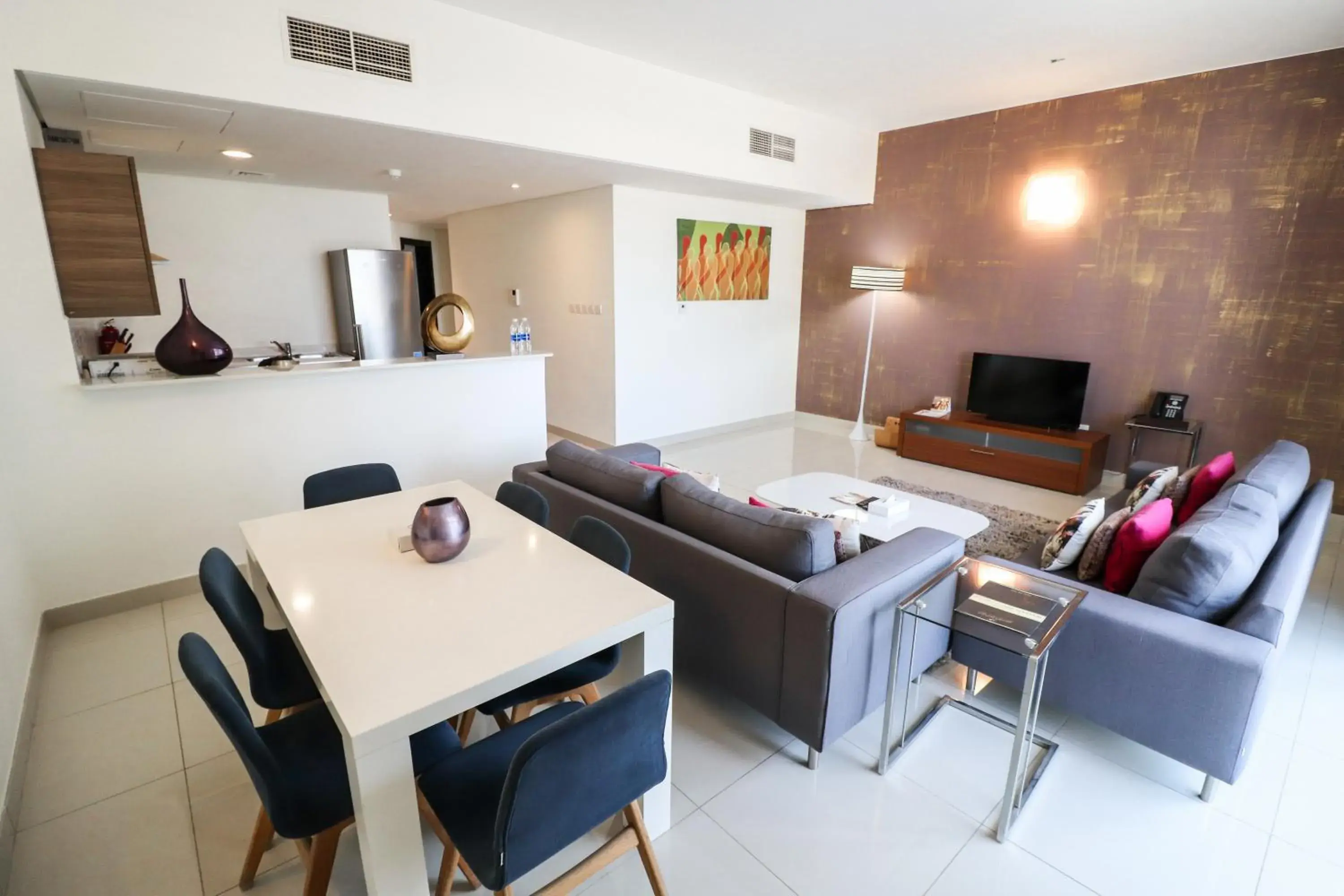 Seating area, Dining Area in Gulf Suites Hotel Amwaj