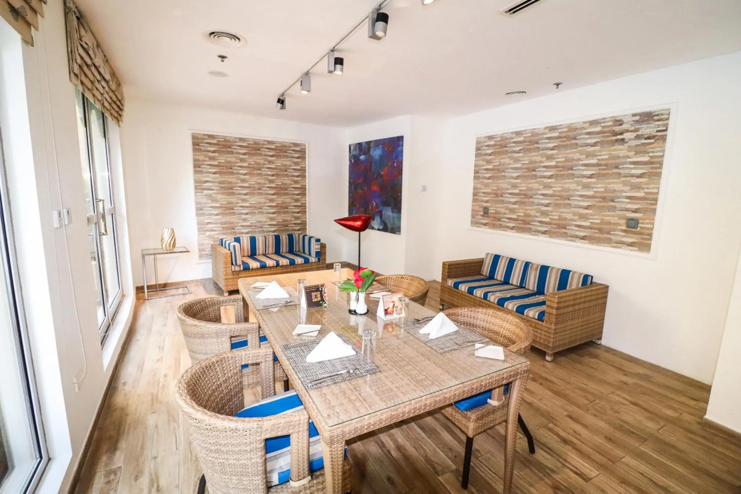 Restaurant/places to eat, Dining Area in Gulf Suites Hotel Amwaj