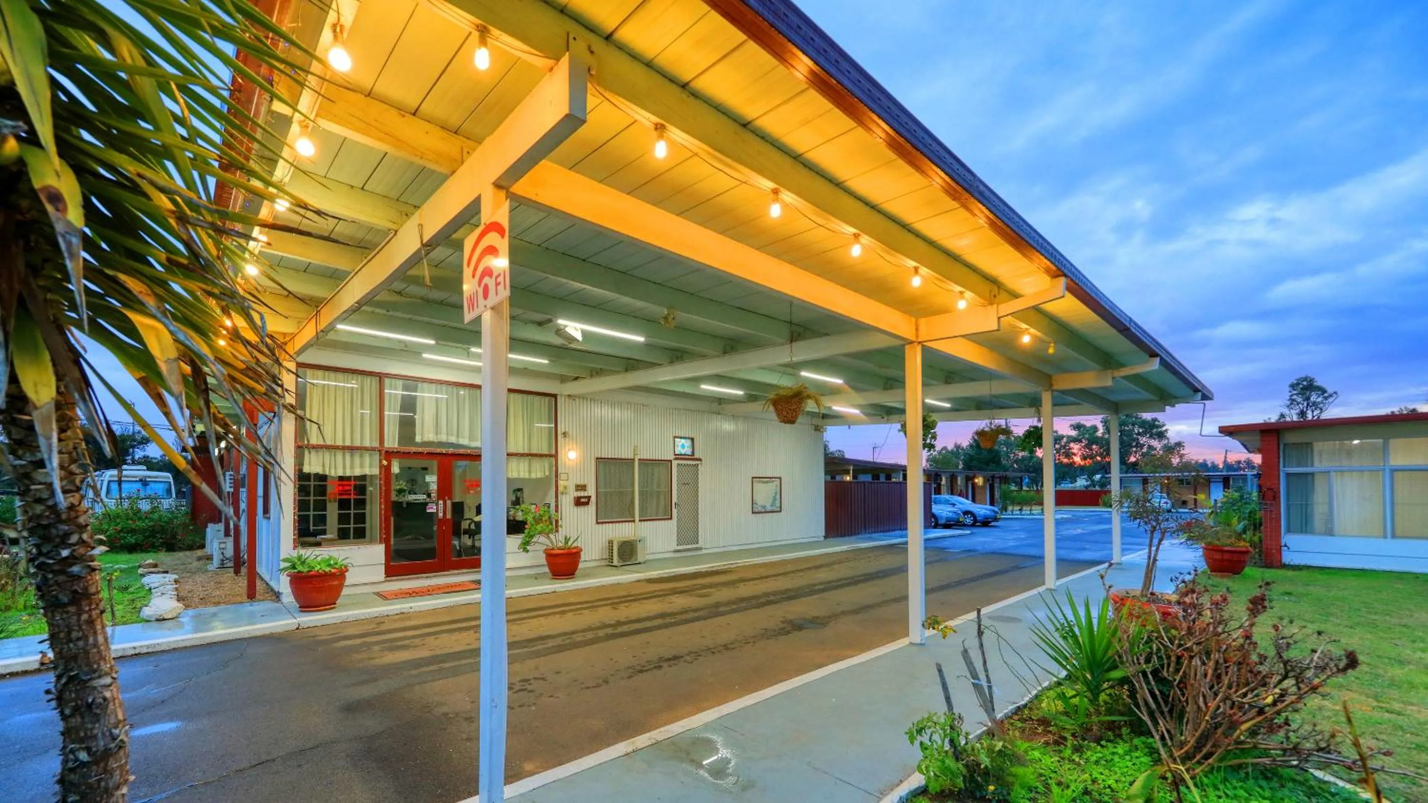 Property building in Silver Oaks Motel