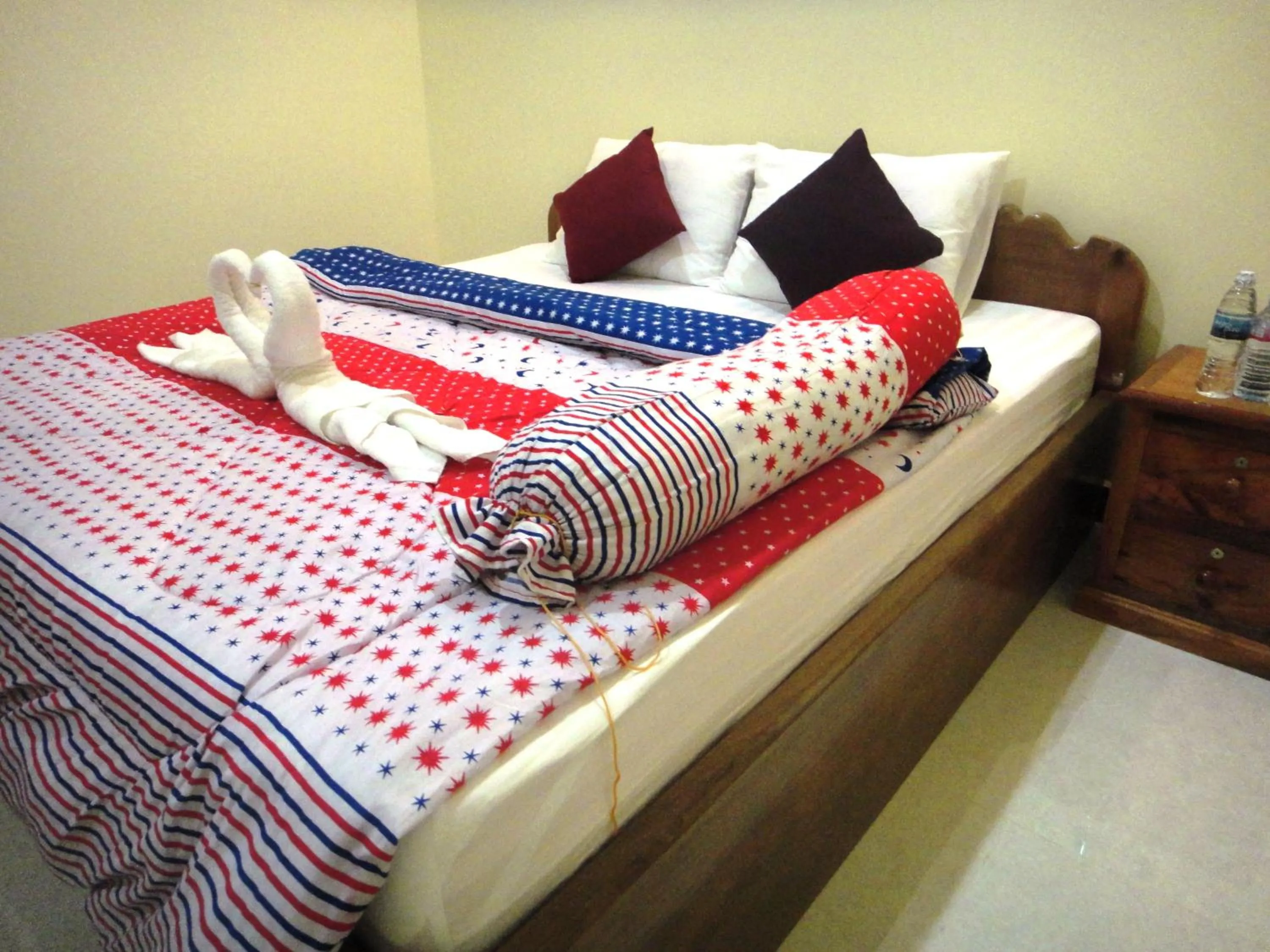 Photo of the whole room, Bed in Khemra I Guesthouse